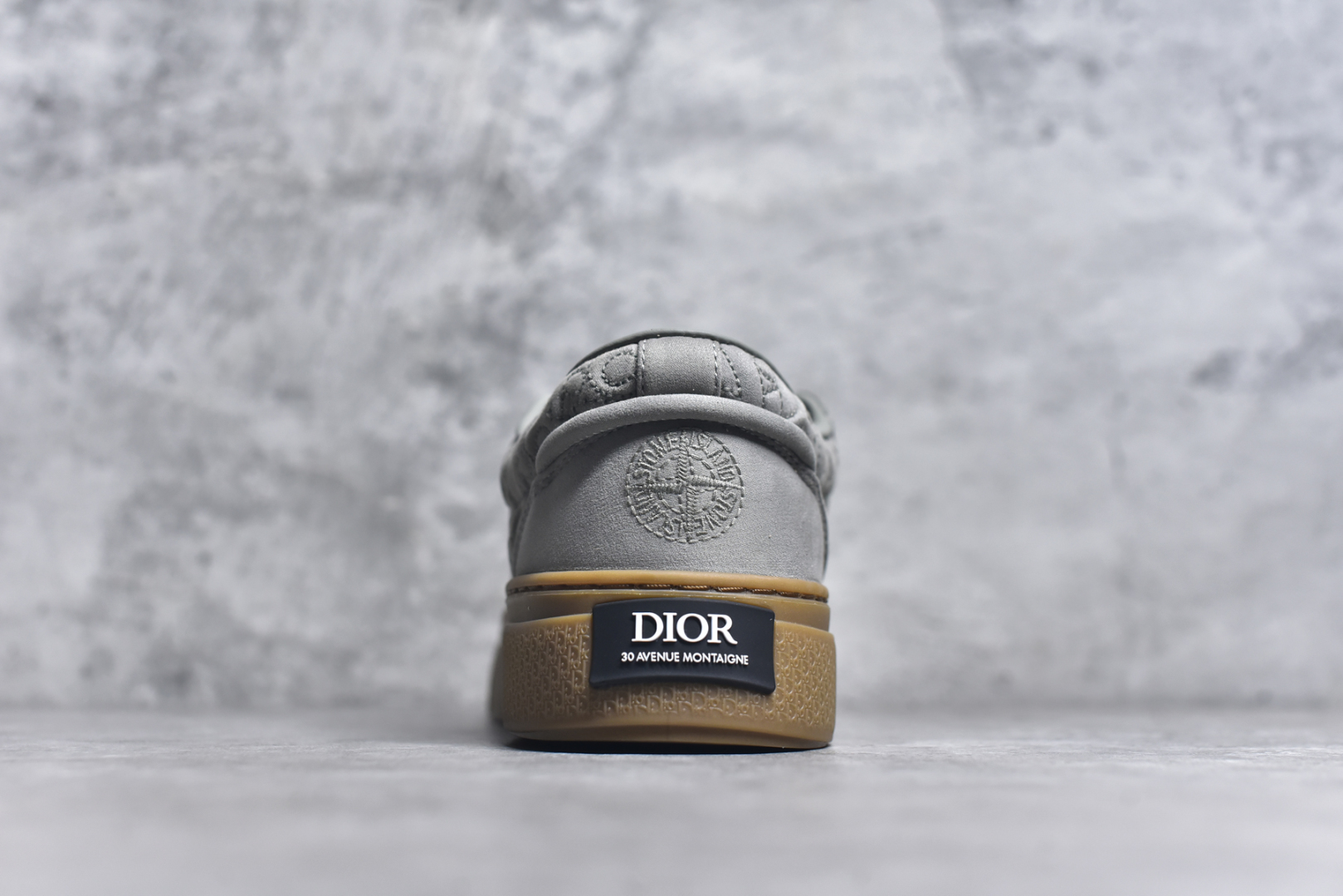 图片[5]-#Dior B33 迪奥印花系带时尚运动板鞋网球鞋 全套原厂新版原纸板楦头开发 原厂特供皮料加持 原档数据大底 高频字母排版细节 还原 Zp 高端零售特供批次 2023秋季新品 彰显非凡的精湛工艺 重新诠释经典的网球鞋 时尚的廓形突显厚实感 采用全新的拉绒马海毛针织面料 突显柔软触感与富有层次感的流行色彩 搭配棕色绒面革镶片提升格调 别具一格的加垫鞋舌点缀以压花效果Dior标志 后侧点缀以Dior 30Avenue Montaigne标志 可为各式休闲造型增添时尚气质 尺码：40 41 42 43 44 45 46-选品中心