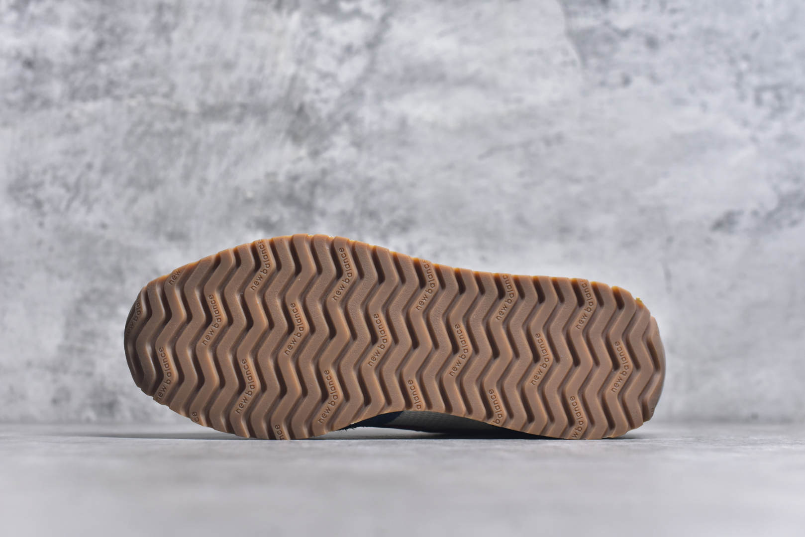 图片[6]-#New Balance U471AK NB新百伦织物牛剖层革春夏薄底鞋防滑耐磨平衡轻便低帮生活休闲鞋 原档数据独立私模大底 唯一正确三层组合大底 特高弹切片加持 百分百还原原鞋脚感 NB市场最强产物 防伪原标全套原楦原纸板原厂数据开发 全鞋电脑针车加持 原厂网布 原装进口头层翻毛皮料正确绒感卡色 正确中底拉帮中底网布细节 匠心打造 耗时两个月开发完成 工艺极其复杂难度可想而知 高端零售专供产物 尺码：36 37 37.5 38 38.5 39.5 40 40.5 41.5 42 42.5 43 44 44.5 45 45.5 46.5 47-选品中心