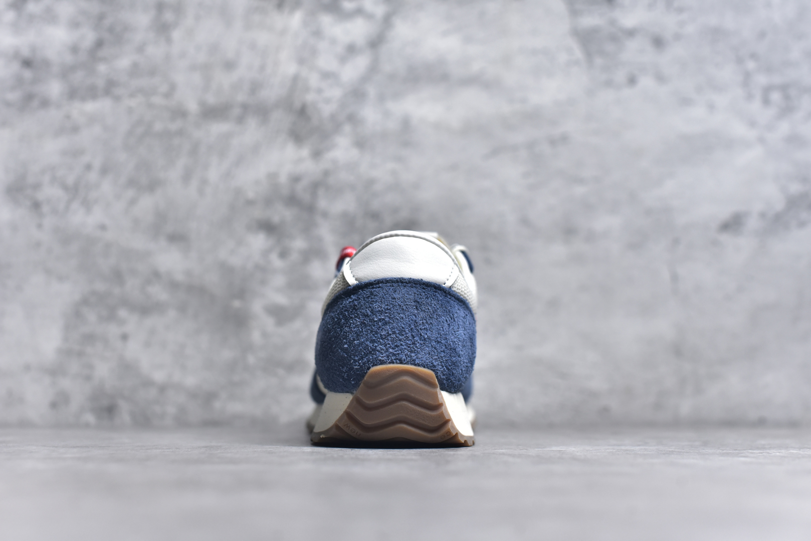 图片[5]-#New Balance U471AK NB新百伦织物牛剖层革春夏薄底鞋防滑耐磨平衡轻便低帮生活休闲鞋 原档数据独立私模大底 唯一正确三层组合大底 特高弹切片加持 百分百还原原鞋脚感 NB市场最强产物 防伪原标全套原楦原纸板原厂数据开发 全鞋电脑针车加持 原厂网布 原装进口头层翻毛皮料正确绒感卡色 正确中底拉帮中底网布细节 匠心打造 耗时两个月开发完成 工艺极其复杂难度可想而知 高端零售专供产物 尺码：36 37 37.5 38 38.5 39.5 40 40.5 41.5 42 42.5 43 44 44.5 45 45.5 46.5 47-选品中心