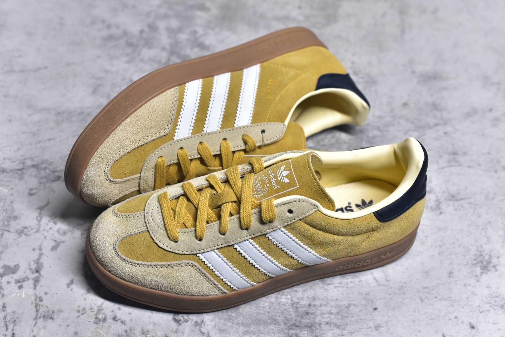 图片[7]-#AD Gazelle Indoor Trainers 羚羊内训系列低帮复古百搭休闲运动德训风板鞋 JI3523 90年代经典的复刻版！自60年代以足球训练鞋面世以来,Gazelle就以其经典设计席卷全球。1991年版本的复刻,再造经典Gazelle。采用皮革打造,搭配浊色细节,让这款经典更加简约。尺码：35-45-选品中心