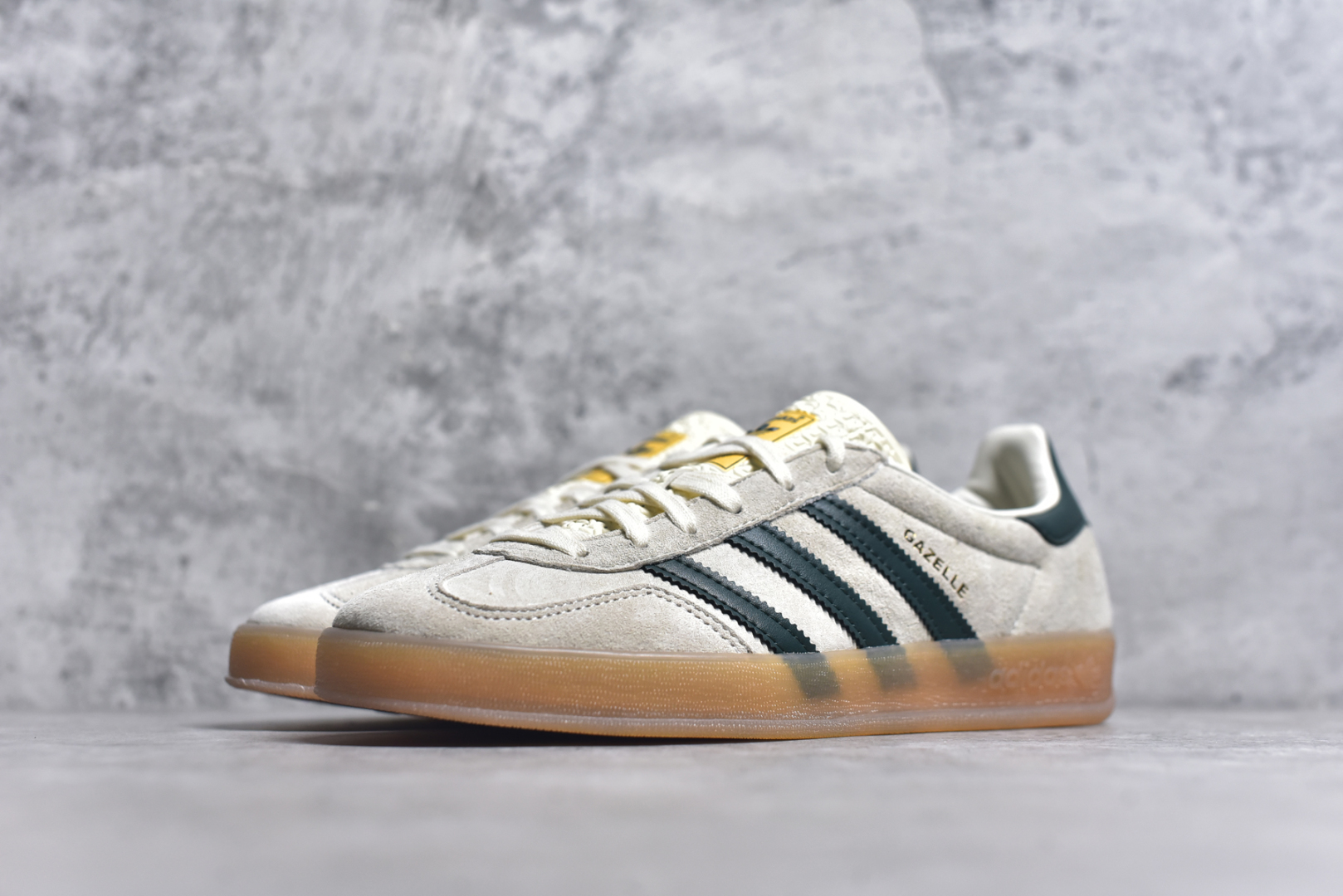 图片[2]-#AD Gazelle Indoor Trainers 羚羊内训系列低帮复古百搭休闲运动德训风板鞋 IH7502 90年代经典的复刻版！自60年代以足球训练鞋面世以来,Gazelle就以其经典设计席卷全球。1991年版本的复刻,再造经典Gazelle。采用皮革打造,搭配浊色细节,让这款经典更加简约。尺码：35.5-45-选品中心