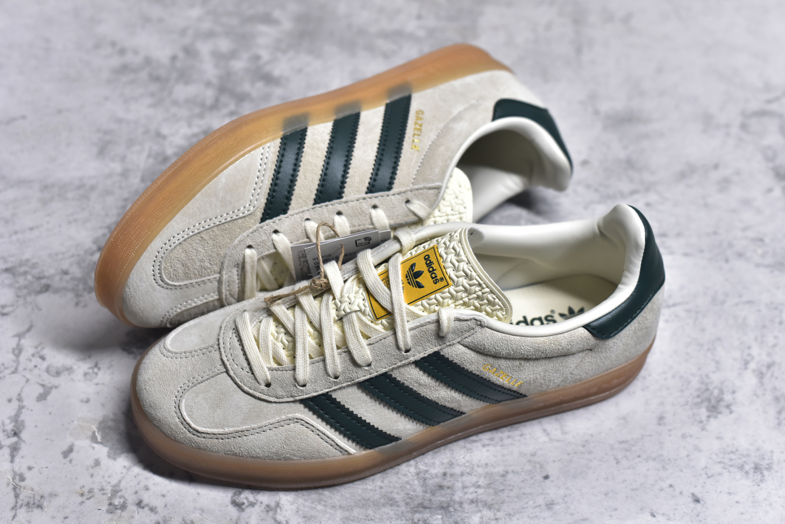 图片[7]-#AD Gazelle Indoor Trainers 羚羊内训系列低帮复古百搭休闲运动德训风板鞋 IH7502 90年代经典的复刻版！自60年代以足球训练鞋面世以来,Gazelle就以其经典设计席卷全球。1991年版本的复刻,再造经典Gazelle。采用皮革打造,搭配浊色细节,让这款经典更加简约。尺码：35.5-45-选品中心