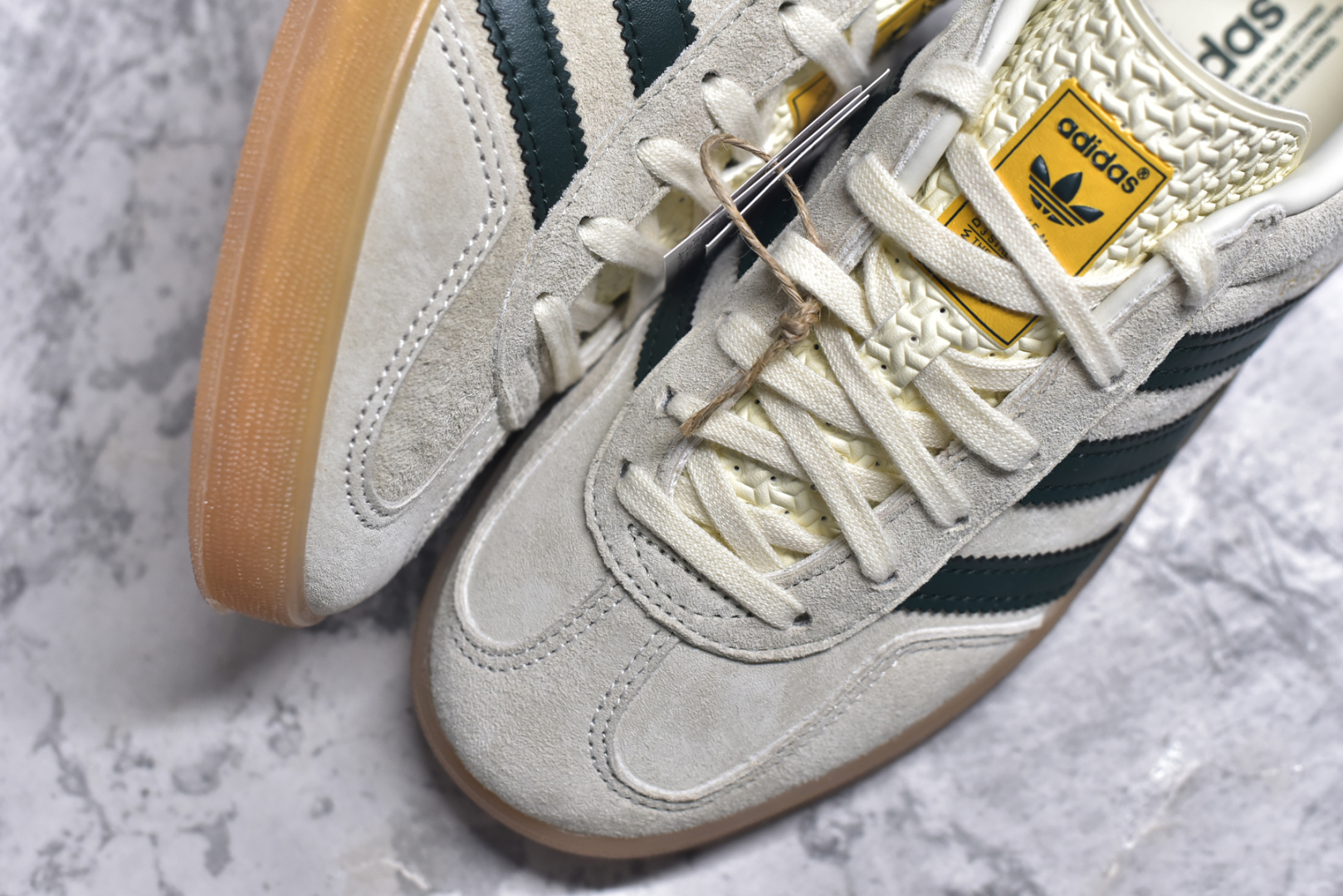 图片[8]-#AD Gazelle Indoor Trainers 羚羊内训系列低帮复古百搭休闲运动德训风板鞋 IH7502 90年代经典的复刻版！自60年代以足球训练鞋面世以来,Gazelle就以其经典设计席卷全球。1991年版本的复刻,再造经典Gazelle。采用皮革打造,搭配浊色细节,让这款经典更加简约。尺码：35.5-45-选品中心