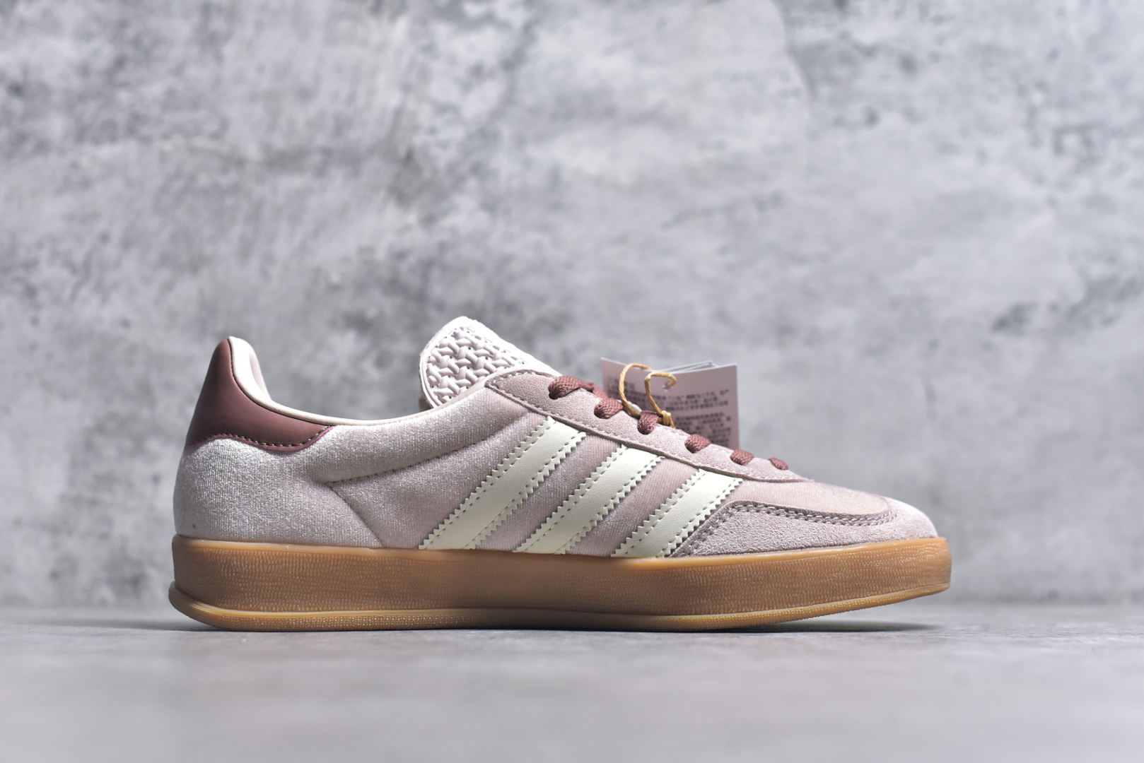 图片[3]-#AD Gazelle Indoor Trainers 羚羊内训系列低帮复古百搭休闲运动德训风板鞋 JR0232 90年代经典的复刻版！自60年代以足球训练鞋面世以来,Gazelle就以其经典设计席卷全球。1991年版本的复刻,再造经典Gazelle。采用皮革打造,搭配浊色细节,让这款经典更加简约。尺码：35.5-45-选品中心