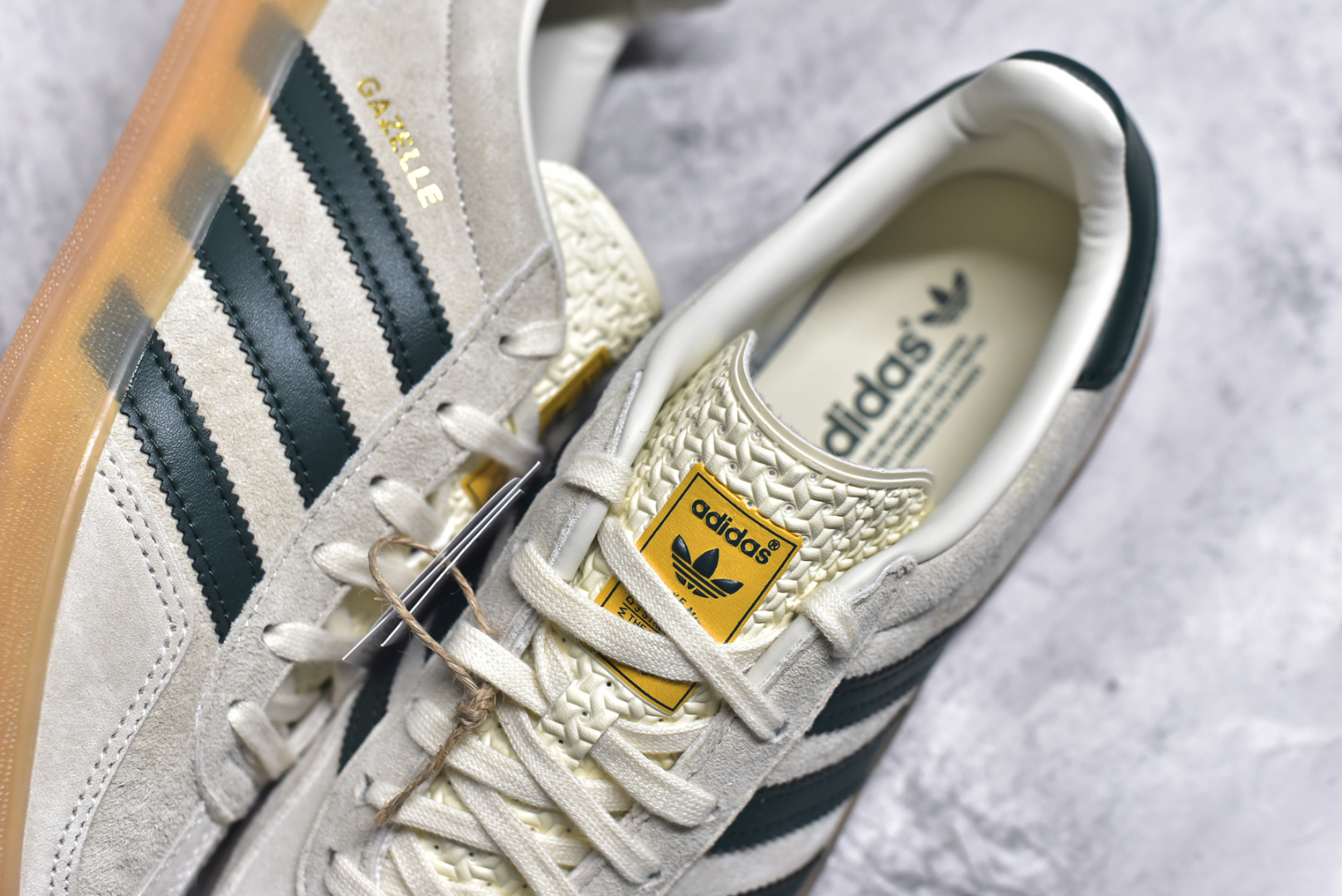 图片[9]-#AD Gazelle Indoor Trainers 羚羊内训系列低帮复古百搭休闲运动德训风板鞋 IH7502 90年代经典的复刻版！自60年代以足球训练鞋面世以来,Gazelle就以其经典设计席卷全球。1991年版本的复刻,再造经典Gazelle。采用皮革打造,搭配浊色细节,让这款经典更加简约。尺码：35.5-45-选品中心