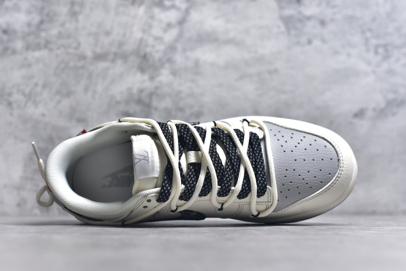 图片[4]-#Nike SB Dunk Low LV系列 绑带牛仔黑勾 周年高端定制 低帮休闲板鞋 FC1688-218 #定制鞋盒 大厂纯原品质出货 超高清洁度 皮料切割干净无任何毛边 细节完美 尺码：36 36.5 37.5 38 38.5 39 40 40.5 41 42 42.5 43 44 44.5 45 9.E5-选品中心