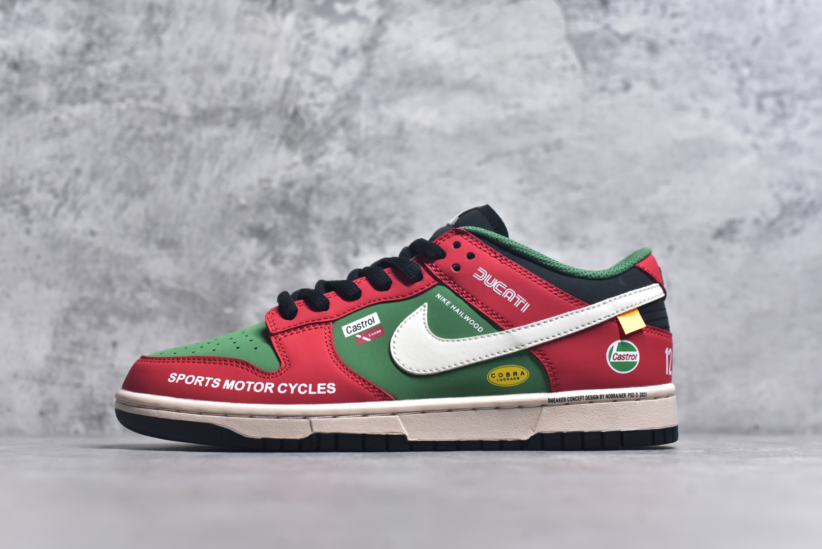 #Nike SB Dunk Low 赛车红绿配色 周年高端定制 低帮休闲板鞋 MU0232-361 #定制鞋盒 大厂纯原品质出货 超高清洁度 皮料切割干净无任何毛边 细节完美 尺码：36 36.5 37.5 38 36.5 39 40 40.5 41 42 42.5 43 44 44.5 45 9.E5-选品中心