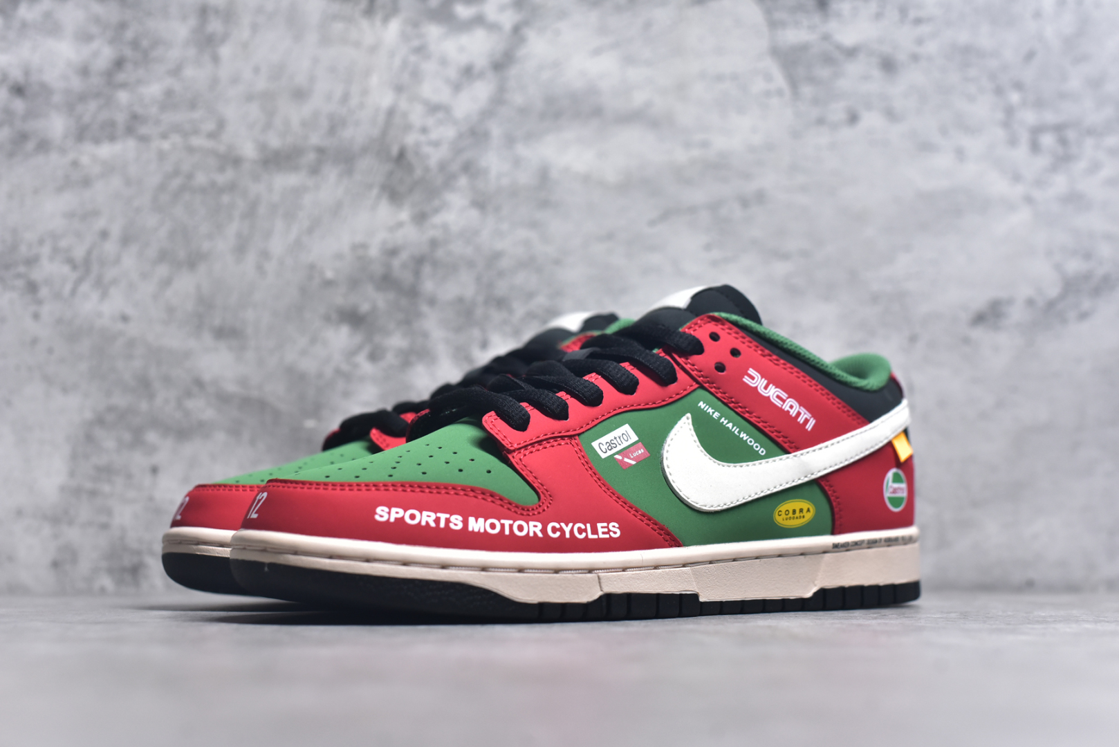 图片[2]-#Nike SB Dunk Low 赛车红绿配色 周年高端定制 低帮休闲板鞋 MU0232-361 #定制鞋盒 大厂纯原品质出货 超高清洁度 皮料切割干净无任何毛边 细节完美 尺码：36 36.5 37.5 38 36.5 39 40 40.5 41 42 42.5 43 44 44.5 45 9.E5-选品中心