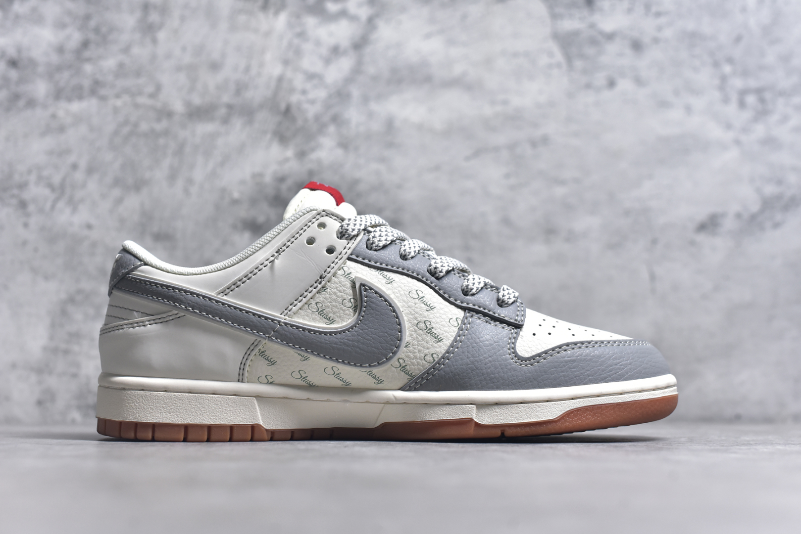 图片[3]-#Nike SB Dunk Low 斯图西联名 米灰生胶 周年高端定制 低帮休闲板鞋 XS6089-531 #定制鞋盒 大厂纯原品质出货 超高清洁度 皮料切割干净无任何毛边 细节完美 尺码：36 36.5 37.5 38 36.5 39 40 40.5 41 42 42.5 43 44 44.5 45 9.E5-选品中心