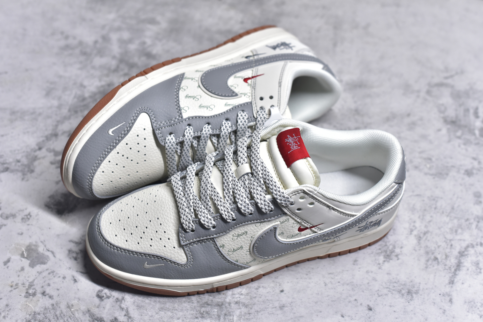 图片[7]-#Nike SB Dunk Low 斯图西联名 米灰生胶 周年高端定制 低帮休闲板鞋 XS6089-531 #定制鞋盒 大厂纯原品质出货 超高清洁度 皮料切割干净无任何毛边 细节完美 尺码：36 36.5 37.5 38 36.5 39 40 40.5 41 42 42.5 43 44 44.5 45 9.E5-选品中心