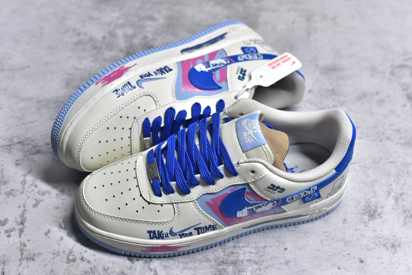 图片[7]-#Nike Air Force 1\’07 Low \”Kaito Kuroba\” 柯南漫画系列 怪盗基德 空军一号低帮休闲板鞋 DB3301-121 #在动漫《名侦探柯南》中，怪盗基德，第一代是黑羽盗一，是世界级魔术师，18年前首次以怪盗基德的身份在巴黎开始活动，8年前被神秘组织暗杀。第二代是黑羽快斗，是黑羽盗一的儿子，17岁的高中生，因发现父亲的秘密，为调查父亲死因继承怪盗身份 尺码：36 36.5 37.5 38 38.5 39 40 40.5 41 42 42.5 43 44 44.5 45 9.D4-选品中心