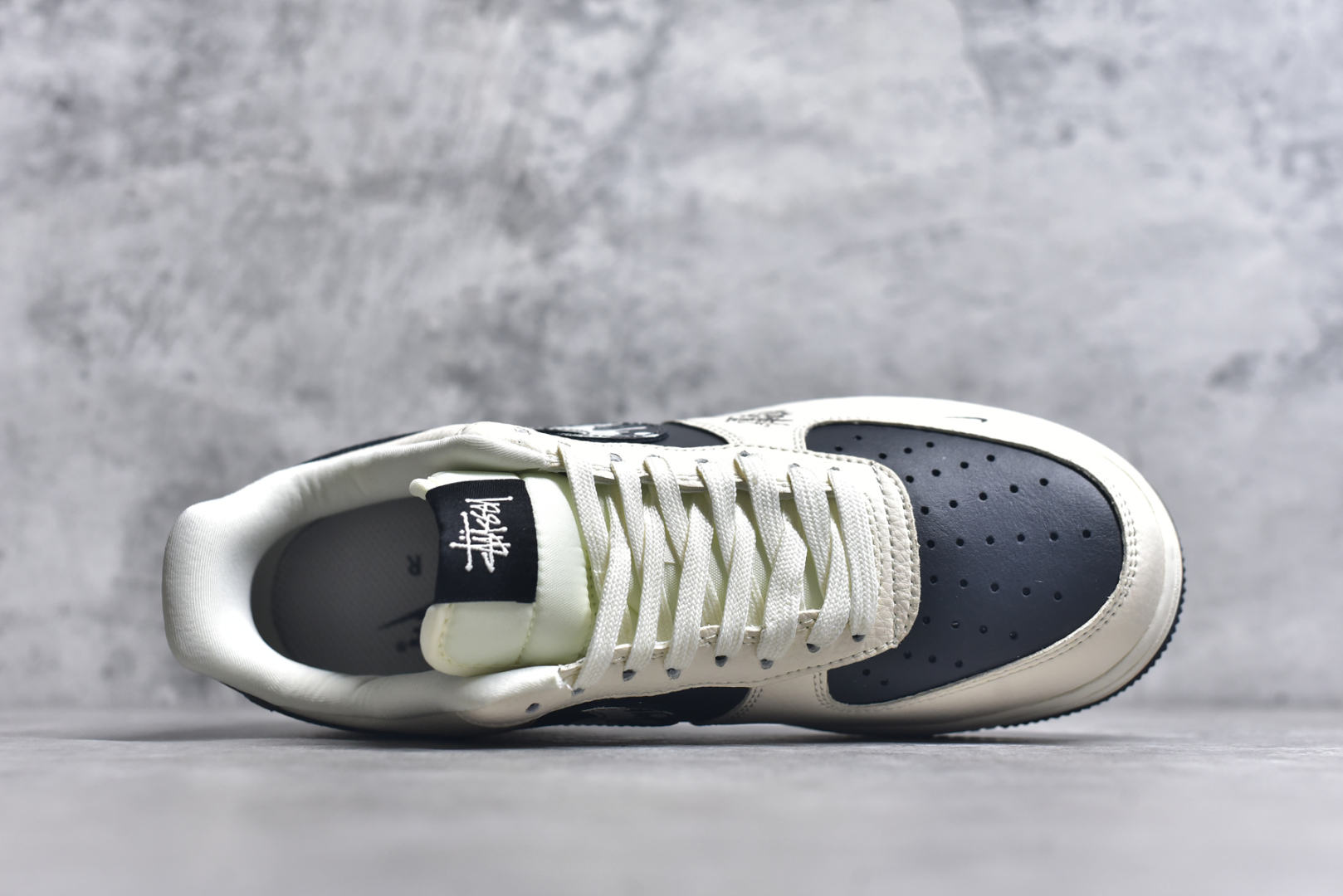 图片[4]-#Nike Air Force 1\’07 Low 斯图西联名 米黑泼墨勾 空军一号低帮休闲板鞋 DF0188-042 #定制皮料 定制鞋盒 配件齐全 原楦原纸板 纯正空军版型 内置全掌气垫 尺码：36 36.5 37.5 38 38.5 39 40 40.5 41 42 42.5 43 44 44.5 45 9.D4-选品中心