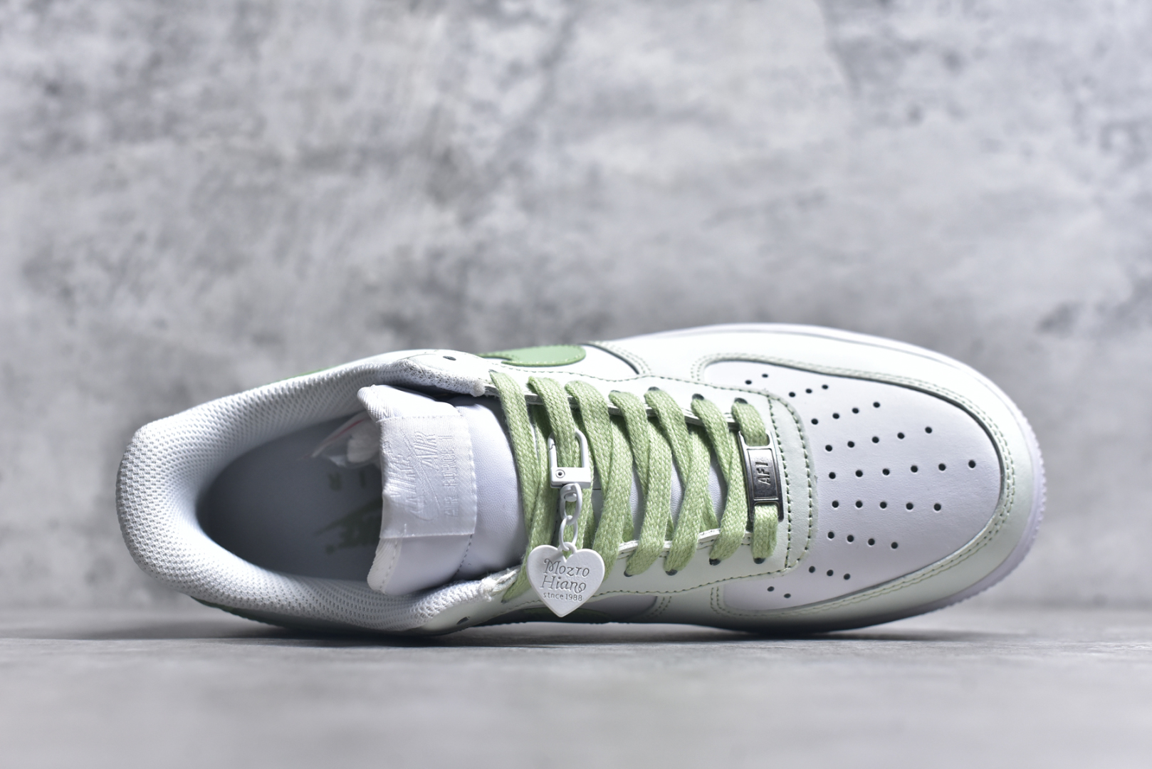图片[4]-#Air Force 1 ‘07 Low 白绿 原楦头原纸板 打造纯正空军版型 #专注外贸渠道 全掌内置蜂窝气垫 #原盒配件 原厂中底钢印、拉帮完美 官方同步上架 货号：DY8899-002 尺码：36 36.5 37.5 38 38.5 39 40 40.5 41 42 42.5 43 44 44.5 45-选品中心