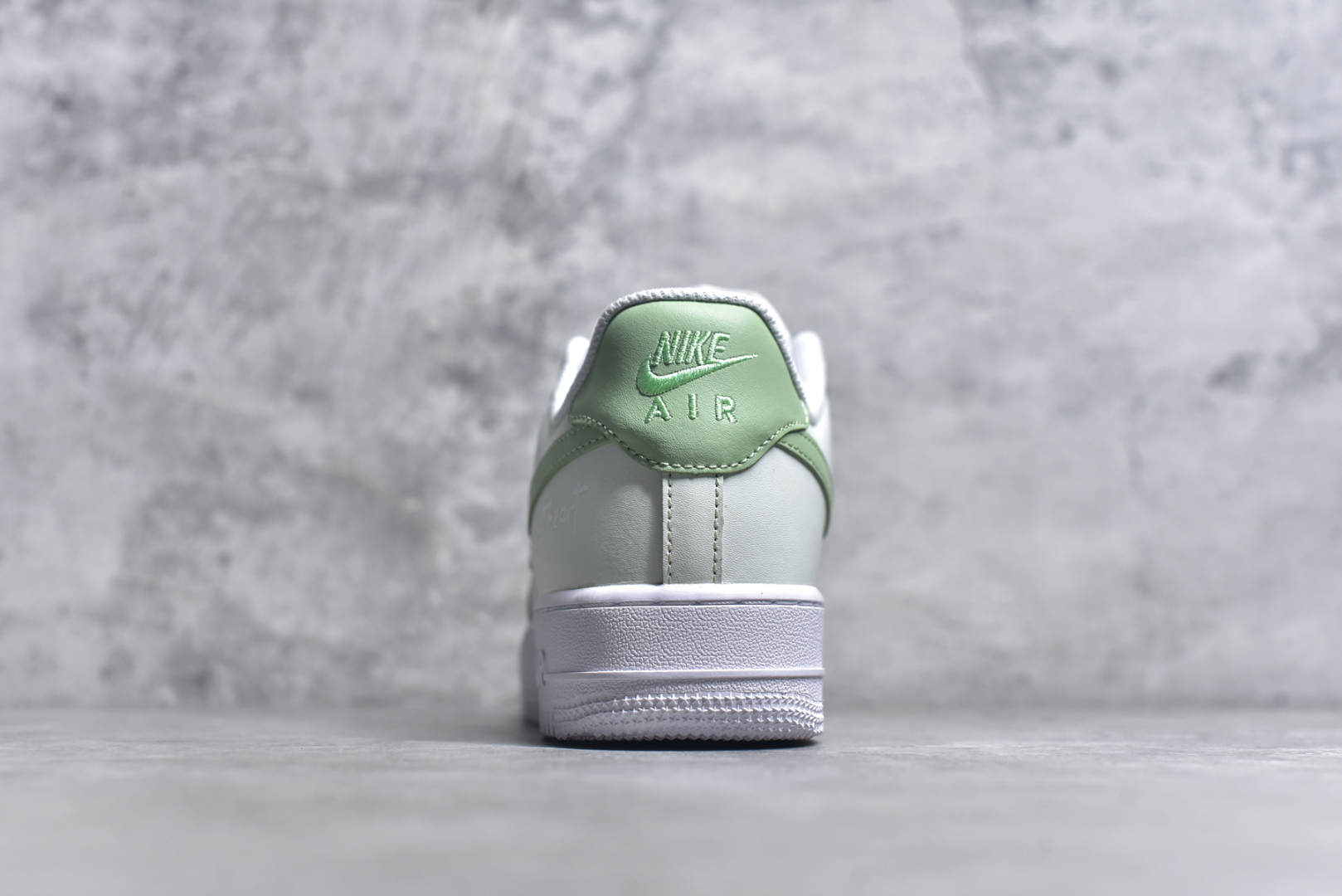 图片[5]-#Air Force 1 ‘07 Low 白绿 原楦头原纸板 打造纯正空军版型 #专注外贸渠道 全掌内置蜂窝气垫 #原盒配件 原厂中底钢印、拉帮完美 官方同步上架 货号：DY8899-002 尺码：36 36.5 37.5 38 38.5 39 40 40.5 41 42 42.5 43 44 44.5 45-选品中心