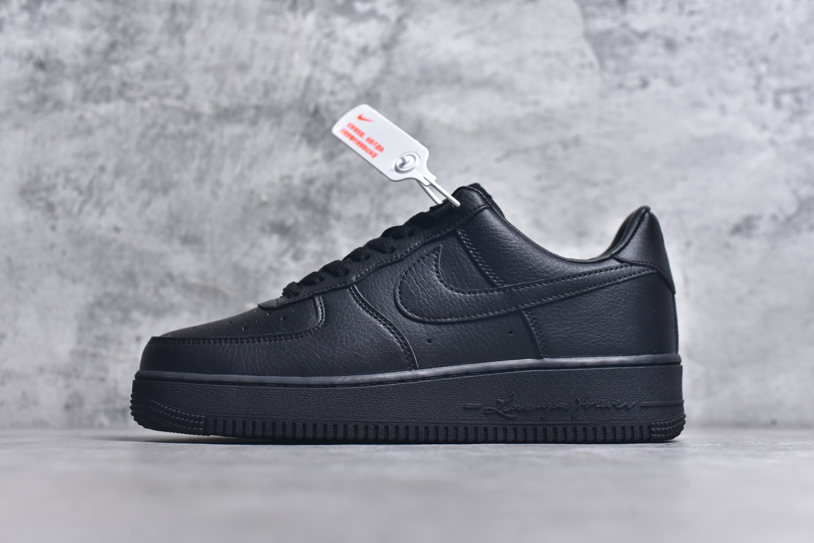 #NOCTA x Nike Air Force 1\”Certified Lover Boy\”空军一号经典低帮百搭休闲运动板鞋“皮革痴情男孩” 货号：CZ8065-001 尺码：36 36.5 37.5 38 38.5 39 40 40.5 41 42 42.5 43 44 45-选品中心