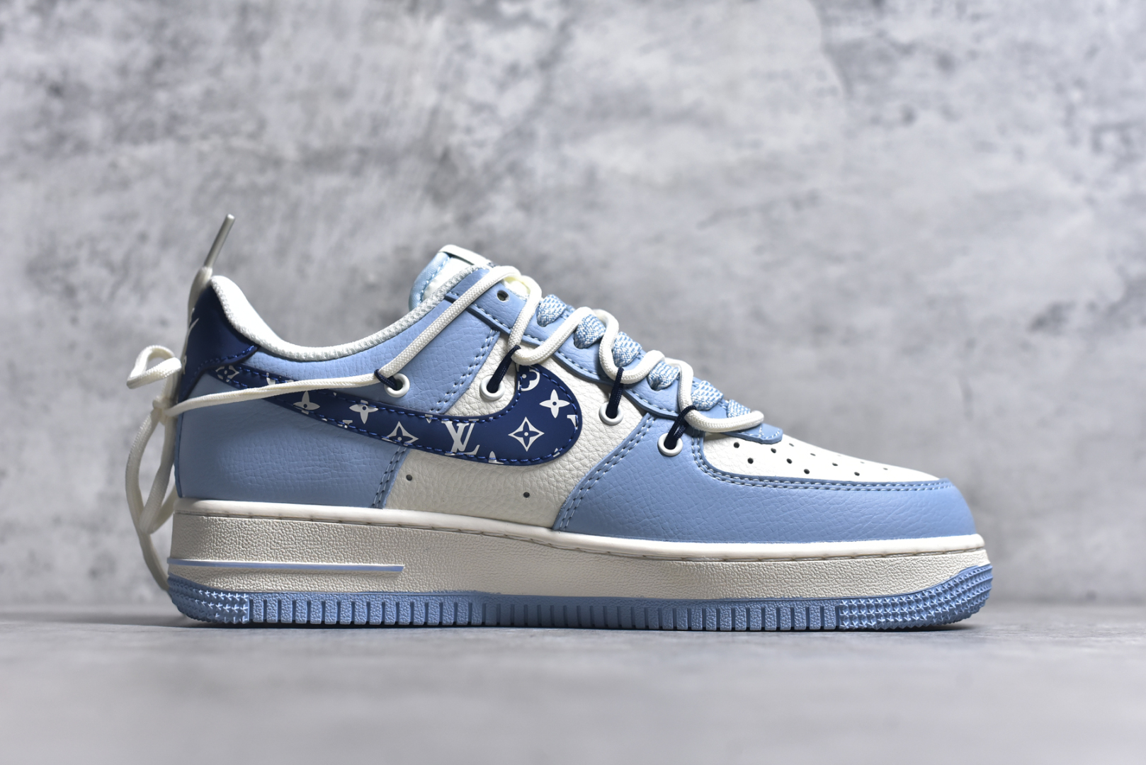 图片[3]-#Nike Air Force 1\’07 Low LV联名 大学蓝抽绳 空军一号低帮休闲板鞋 DM6868-059 #定制皮料 定制鞋盒 配件齐全 原楦原纸板 纯正空军版型 内置全掌气垫 尺码：36 36.5 37.5 38 38.5 39 40 40.5 41 42 42.5 43 44 44.5 45 9.D4-选品中心