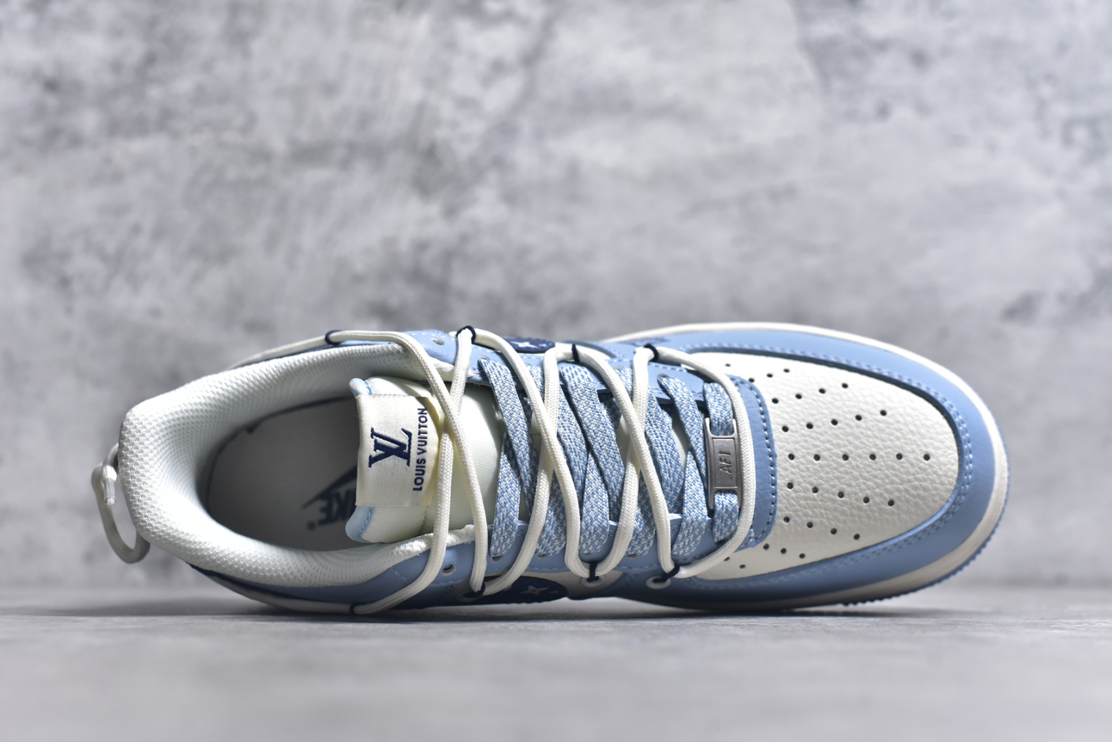图片[4]-#Nike Air Force 1\’07 Low LV联名 大学蓝抽绳 空军一号低帮休闲板鞋 DM6868-059 #定制皮料 定制鞋盒 配件齐全 原楦原纸板 纯正空军版型 内置全掌气垫 尺码：36 36.5 37.5 38 38.5 39 40 40.5 41 42 42.5 43 44 44.5 45 9.D4-选品中心