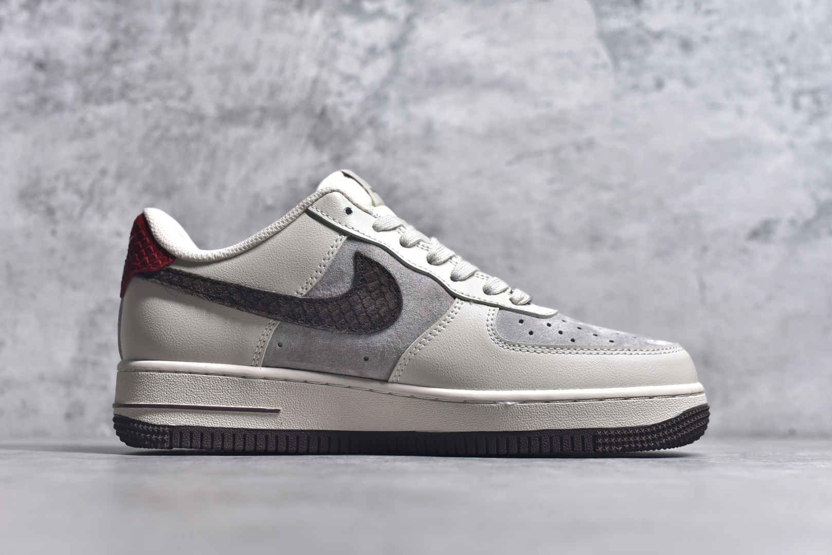 图片[3]-#Nike Air Force 1\’07 Low LV联名 米棕红尾 空军一号低帮休闲板鞋 XX3168-129 #定制皮料 定制鞋盒 配件齐全 原楦原纸板 纯正空军版型 内置全掌气垫 尺码：36 36.5 37.5 38 38.5 39 40 40.5 41 42 42.5 43 44 44.5 45 9.D4-选品中心