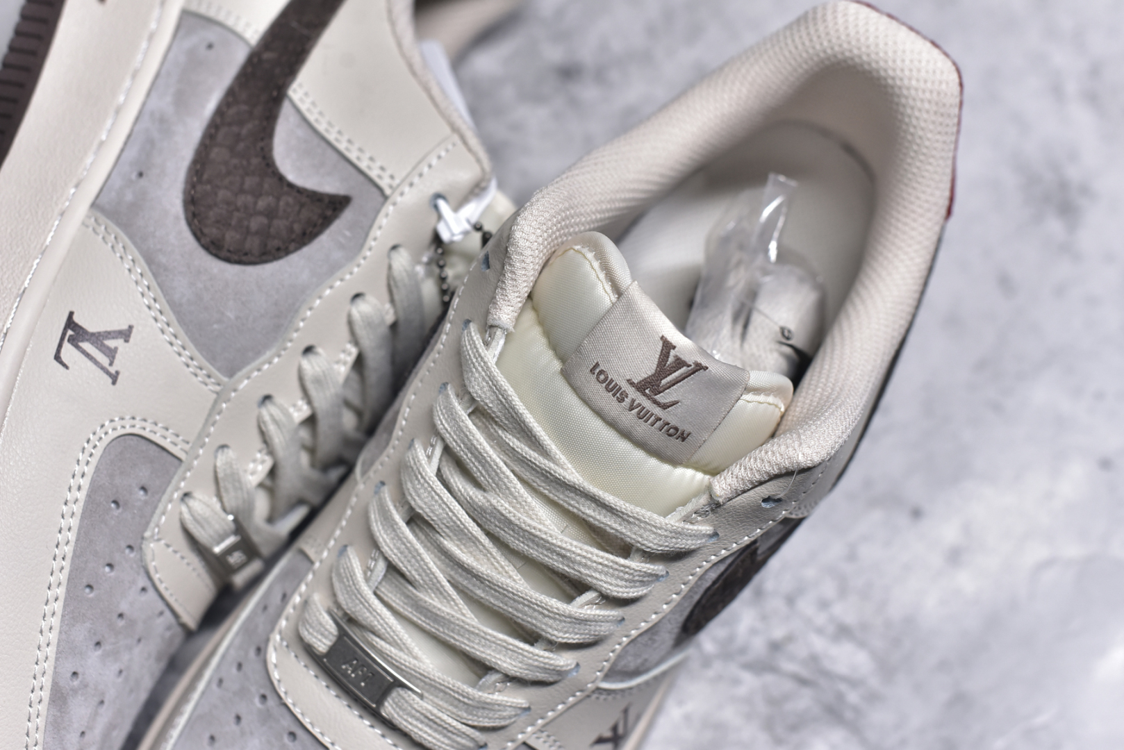 图片[9]-#Nike Air Force 1\’07 Low LV联名 米棕红尾 空军一号低帮休闲板鞋 XX3168-129 #定制皮料 定制鞋盒 配件齐全 原楦原纸板 纯正空军版型 内置全掌气垫 尺码：36 36.5 37.5 38 38.5 39 40 40.5 41 42 42.5 43 44 44.5 45 9.D4-选品中心