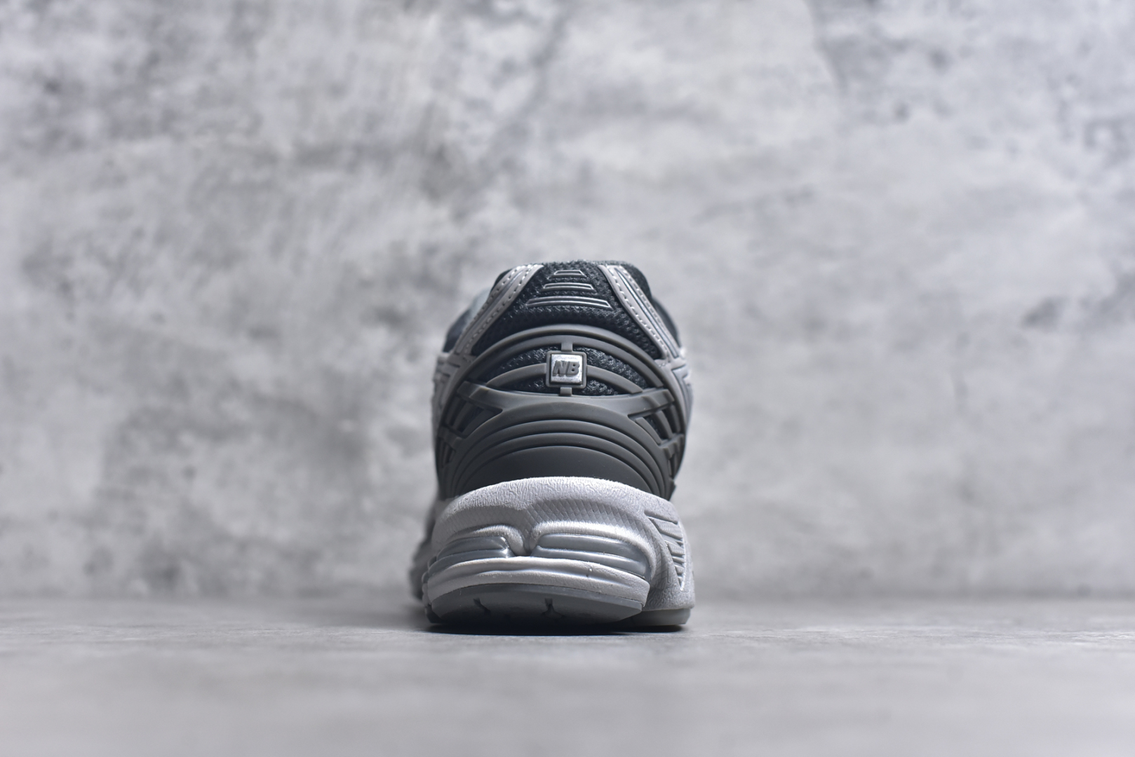 图片[5]-#New Balance M1906系列 复古单品宝藏老爹鞋款 公司级版本 复古元素叠加 质感超级棒 楦版型材料细节做工精细 作为NB最经典的档案鞋型之一 与2002一样，1906有着NB最成熟的技术加持和复古款式，而本次推出的版本参照2002r的定位，相信会在性价两端做出权衡。单从造型上来看，依旧是vibe风格，味道很正，细节也很酷，这双1906r无疑必能打入复古跑鞋爱好者的年度鞋款名录 货号：U1906RNY 男女鞋 36 37 37.5 38 38.5 39.5 40 40.5 41.5 42 42.5 43 44 44.5 45-选品中心