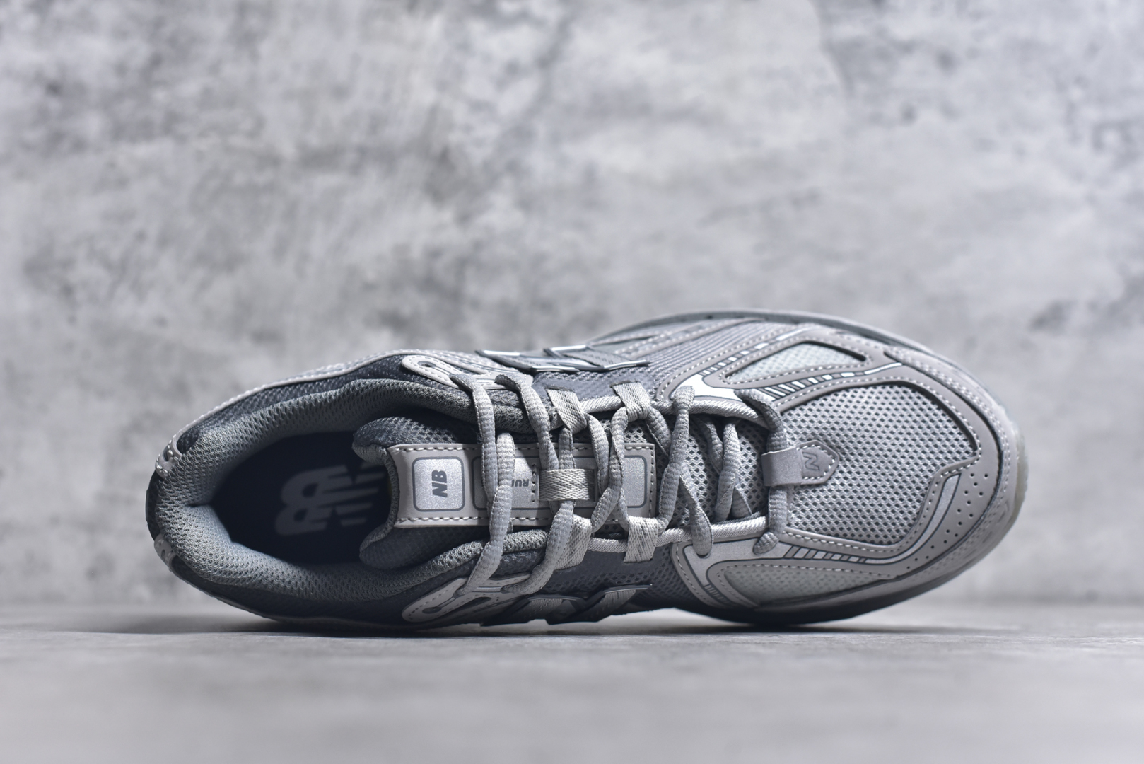 图片[4]-#New Balance M1906系列 复古单品宝藏老爹鞋款 公司级版本 复古元素叠加 质感超级棒 楦版型材料细节做工精细 作为NB最经典的档案鞋型之一 与2002一样，1906有着NB最成熟的技术加持和复古款式，而本次推出的版本参照2002r的定位，相信会在性价两端做出权衡。单从造型上来看，依旧是vibe风格，味道很正，细节也很酷，这双1906r无疑必能打入复古跑鞋爱好者的年度鞋款名录 货号：U1906RNY 男女鞋 36 37 37.5 38 38.5 39.5 40 40.5 41.5 42 42.5 43 44 44.5 45-选品中心