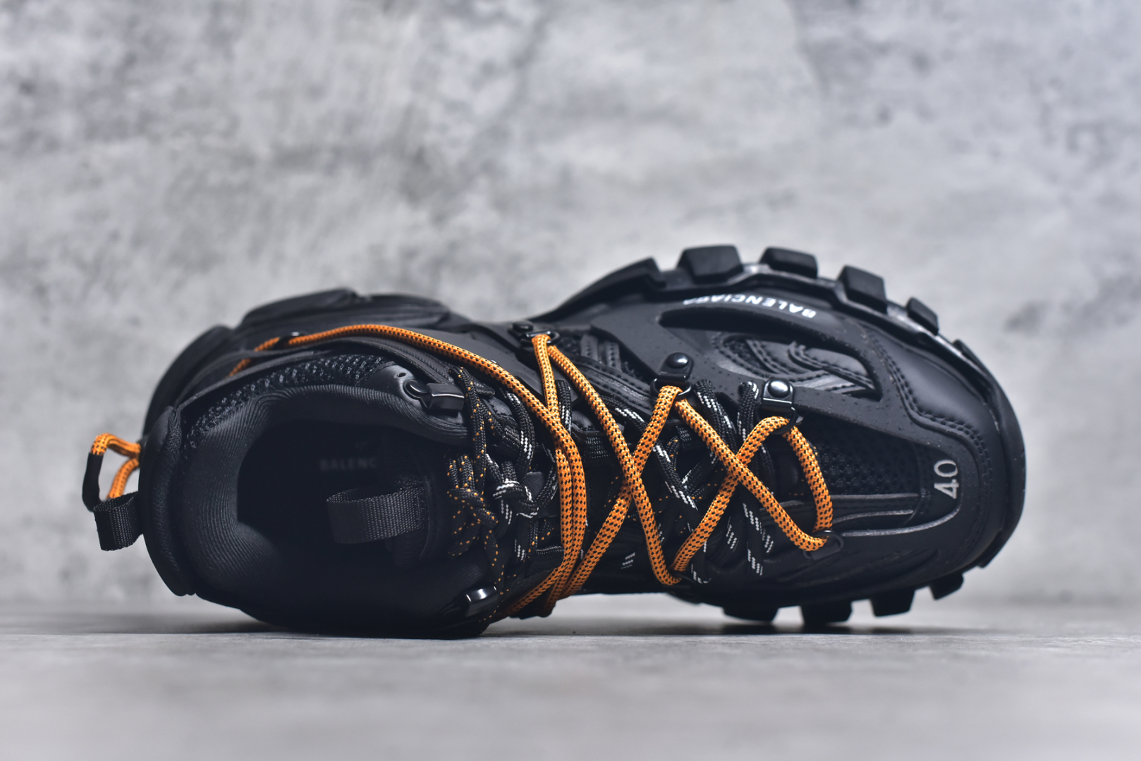 图片[4]-#Balenciaga 巴黎世家3.0低帮老爹鞋 Balenciaga3.0 Track.2 Open Sneaker 巴黎世家3.0 三代户外概念鞋 #鞋面采用176块部件组成 ,整双鞋子从头到尾难度极高 。原鞋购入时在开版方面耗时一个多月，里里外外已攻破任何细节部位 韩国订单需求 无可挑剔。 货号：800592 WTRHK 1000 尺码：35-46-选品中心