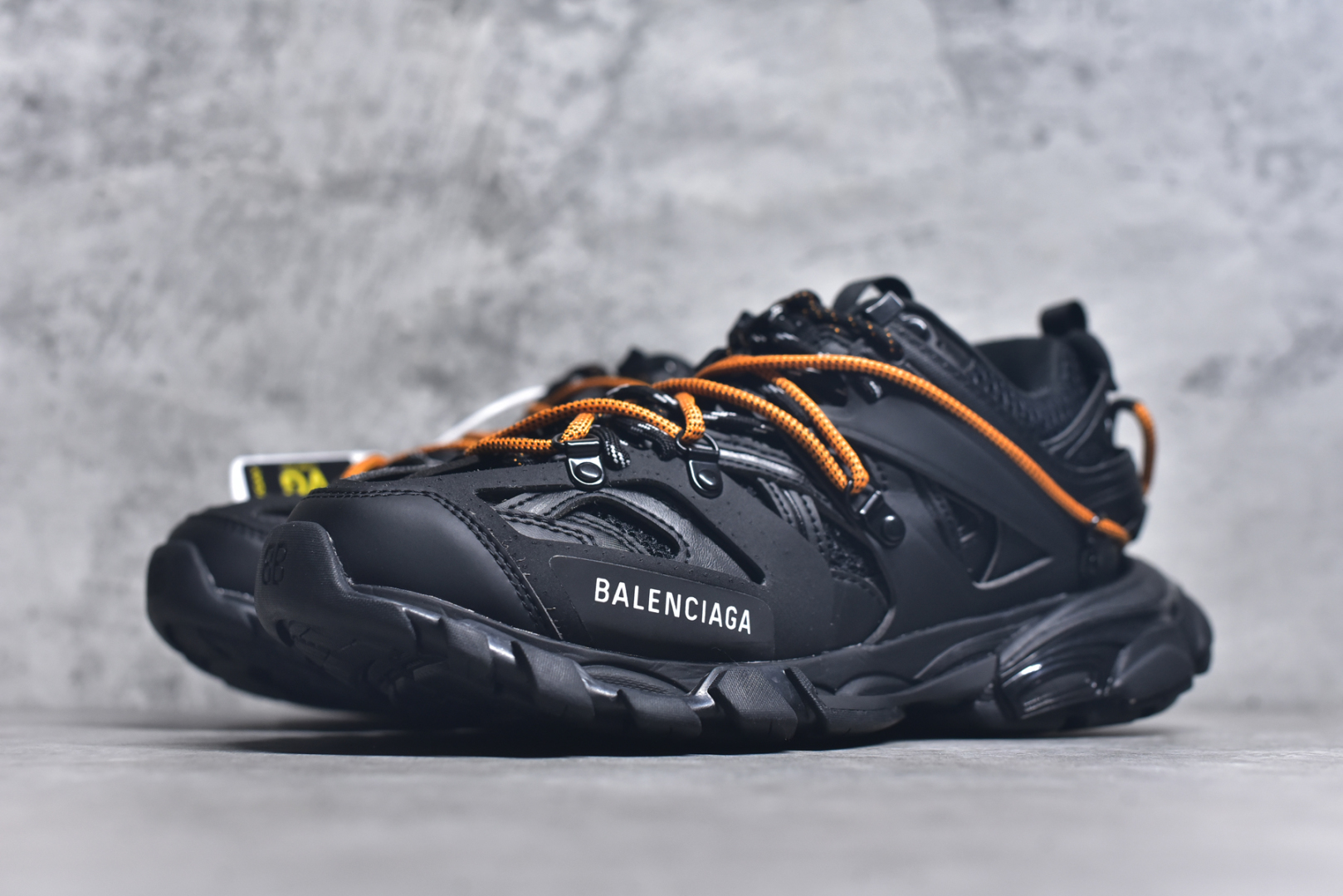 图片[2]-#Balenciaga 巴黎世家3.0低帮老爹鞋 Balenciaga3.0 Track.2 Open Sneaker 巴黎世家3.0 三代户外概念鞋 #鞋面采用176块部件组成 ,整双鞋子从头到尾难度极高 。原鞋购入时在开版方面耗时一个多月，里里外外已攻破任何细节部位 韩国订单需求 无可挑剔。 货号：800592 WTRHK 1000 尺码：35-46-选品中心
