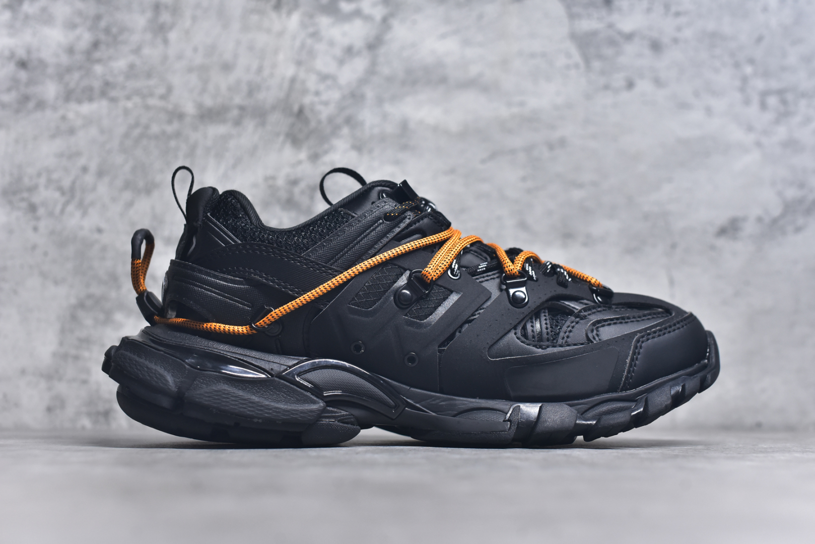 图片[3]-#Balenciaga 巴黎世家3.0低帮老爹鞋 Balenciaga3.0 Track.2 Open Sneaker 巴黎世家3.0 三代户外概念鞋 #鞋面采用176块部件组成 ,整双鞋子从头到尾难度极高 。原鞋购入时在开版方面耗时一个多月，里里外外已攻破任何细节部位 韩国订单需求 无可挑剔。 货号：800592 WTRHK 1000 尺码：35-46-选品中心