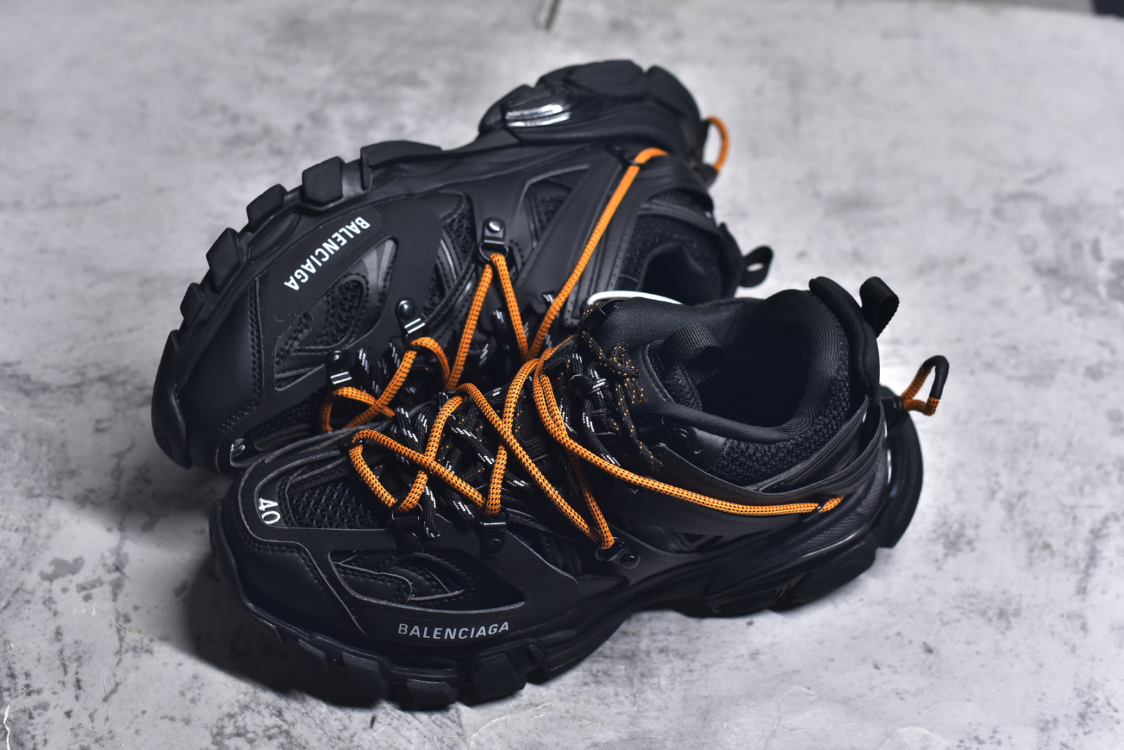 图片[7]-#Balenciaga 巴黎世家3.0低帮老爹鞋 Balenciaga3.0 Track.2 Open Sneaker 巴黎世家3.0 三代户外概念鞋 #鞋面采用176块部件组成 ,整双鞋子从头到尾难度极高 。原鞋购入时在开版方面耗时一个多月，里里外外已攻破任何细节部位 韩国订单需求 无可挑剔。 货号：800592 WTRHK 1000 尺码：35-46-选品中心