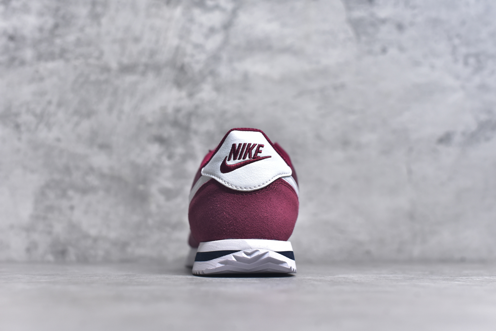 图片[5]-#NK Classic Cortez Leather 阿甘复古初代皮革慢跑鞋 DZ2795-600 实体平台指令订单 全套原纸板楦头开发 原厂数据大底磨具 一比一鞋头弧度高度鞋身弧度 细节品控鞋型随意对比 正确烫金高频细节 公司级标准检验QC 区分市面一切版本 完美复刻阿甘复古鞋型 尺码：35.5 36 36.5 37.5 38 38.5 39 40 40.5 41 42 42.5 43 44 45-选品中心
