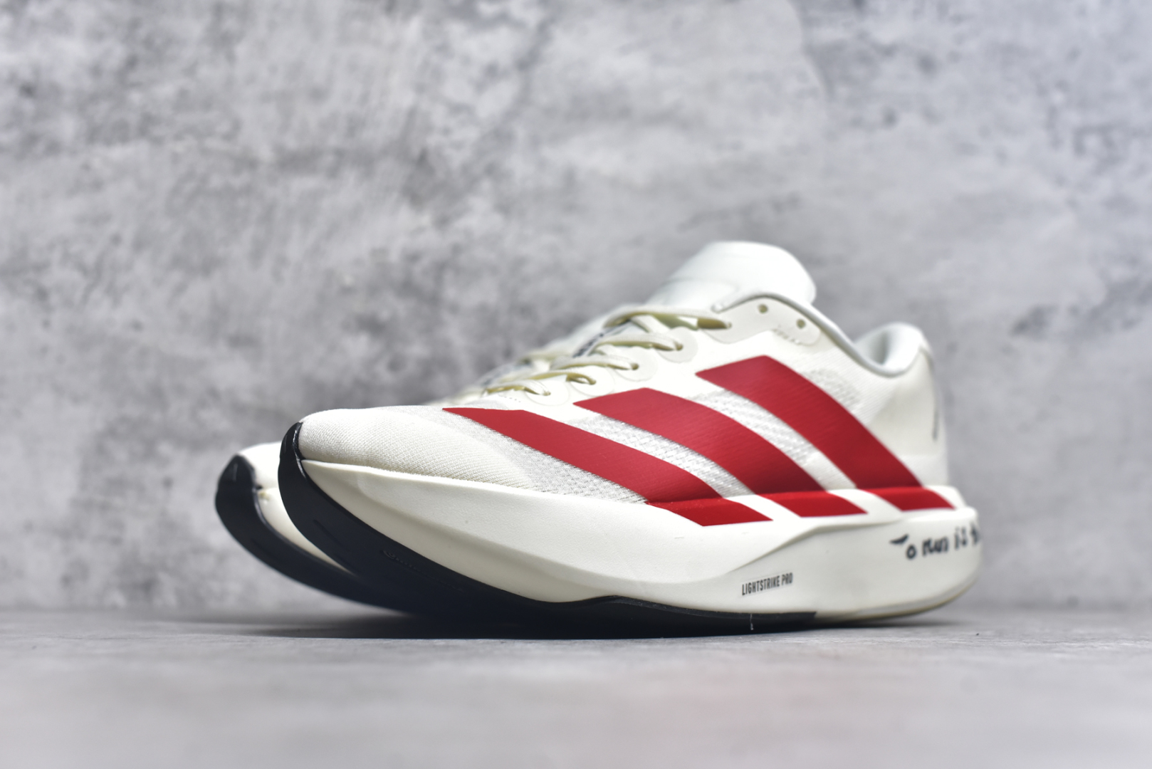 图片[2]-#Ad Adizero Evo SL JS1182 阿迪超轻透气缓震跑鞋 #以令人难以置信的138克重量，刷新了跑鞋轻量化的记录，阿迪在材料科学和工艺技术上的深厚积累。 #全新鞋款采用Lightweight Upper材料，让穿着者几乎能够体验到一种\”裸足\”的感觉 尺码：36 36.5 37 38 38.5 39 40 40.5 41 42 42.5 43 44 44.5 45-选品中心