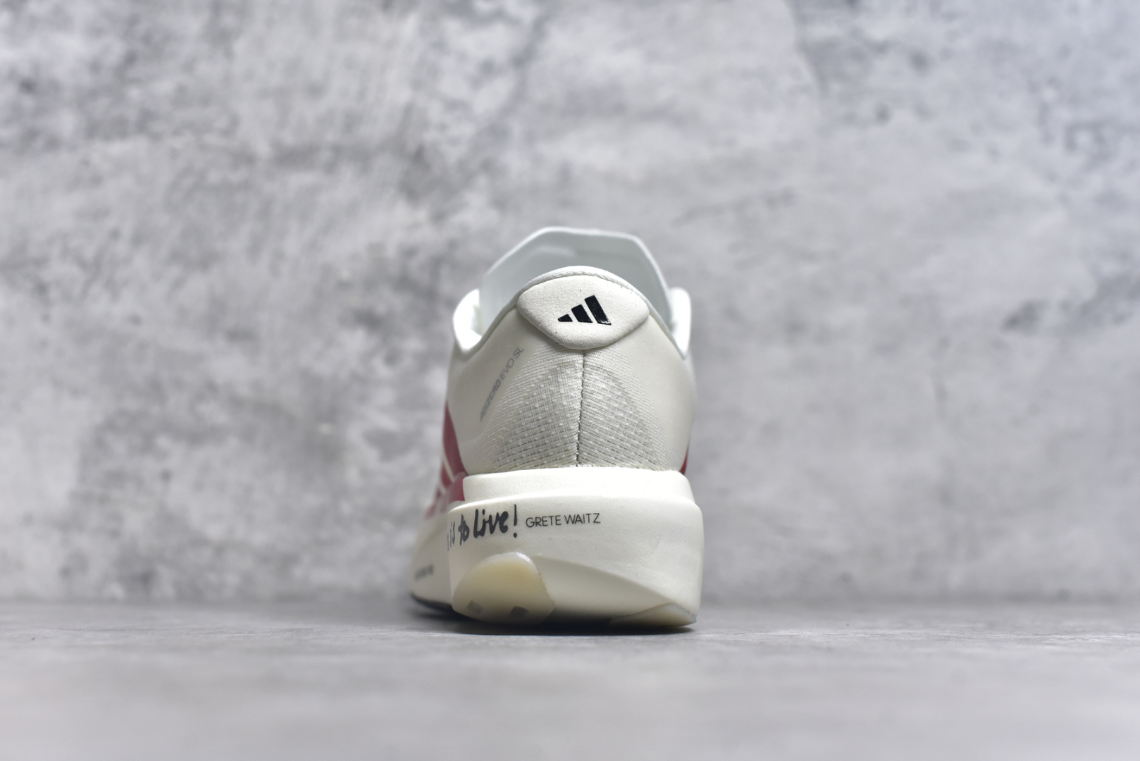 图片[5]-#Ad Adizero Evo SL JS1182 阿迪超轻透气缓震跑鞋 #以令人难以置信的138克重量，刷新了跑鞋轻量化的记录，阿迪在材料科学和工艺技术上的深厚积累。 #全新鞋款采用Lightweight Upper材料，让穿着者几乎能够体验到一种\”裸足\”的感觉 尺码：36 36.5 37 38 38.5 39 40 40.5 41 42 42.5 43 44 44.5 45-选品中心