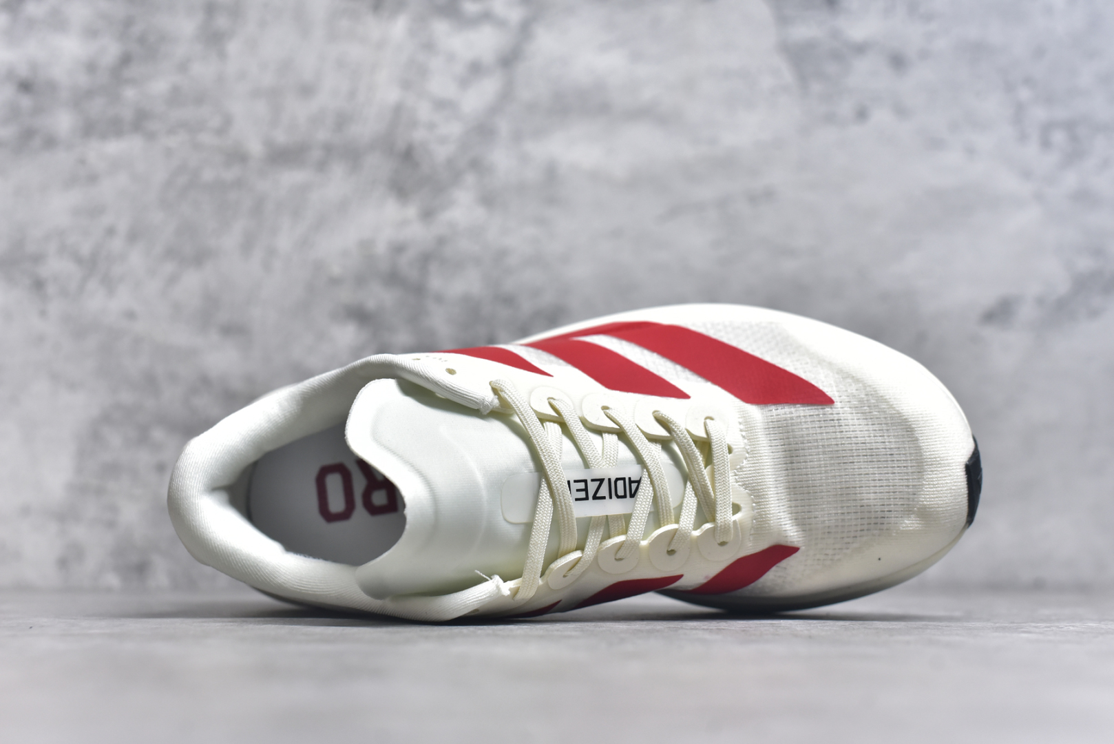 图片[4]-#Ad Adizero Evo SL JS1182 阿迪超轻透气缓震跑鞋 #以令人难以置信的138克重量，刷新了跑鞋轻量化的记录，阿迪在材料科学和工艺技术上的深厚积累。 #全新鞋款采用Lightweight Upper材料，让穿着者几乎能够体验到一种\”裸足\”的感觉 尺码：36 36.5 37 38 38.5 39 40 40.5 41 42 42.5 43 44 44.5 45-选品中心