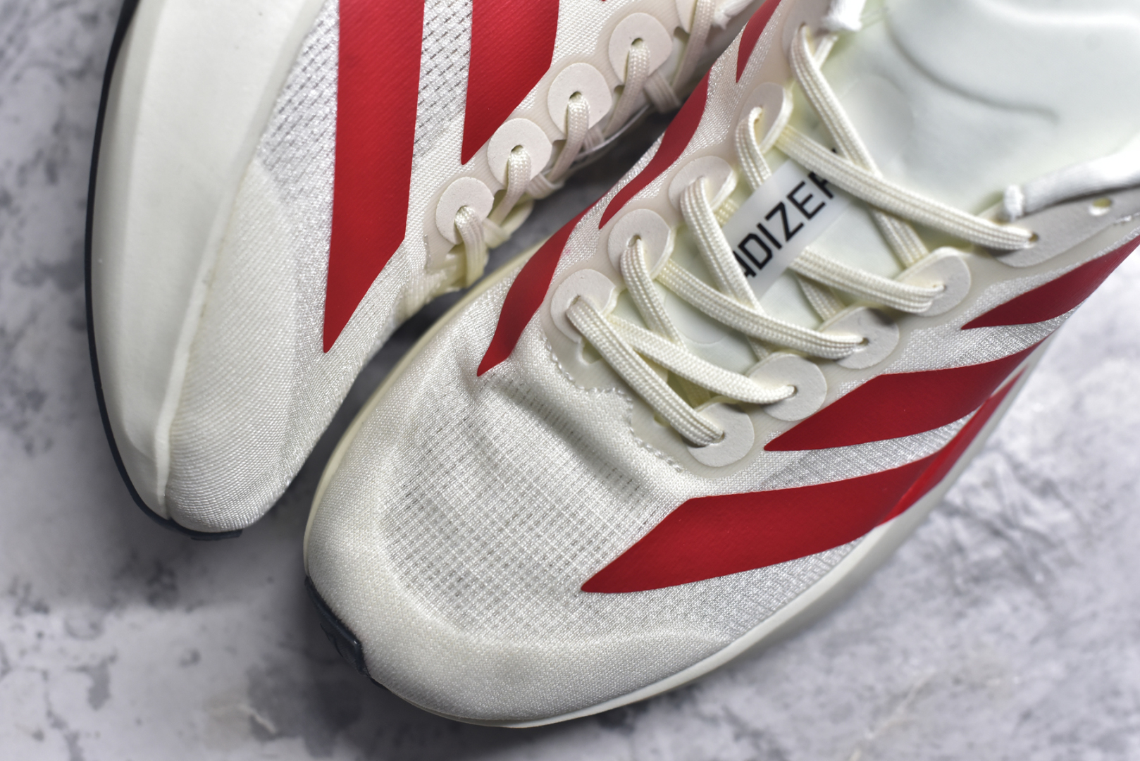 图片[8]-#Ad Adizero Evo SL JS1182 阿迪超轻透气缓震跑鞋 #以令人难以置信的138克重量，刷新了跑鞋轻量化的记录，阿迪在材料科学和工艺技术上的深厚积累。 #全新鞋款采用Lightweight Upper材料，让穿着者几乎能够体验到一种\”裸足\”的感觉 尺码：36 36.5 37 38 38.5 39 40 40.5 41 42 42.5 43 44 44.5 45-选品中心