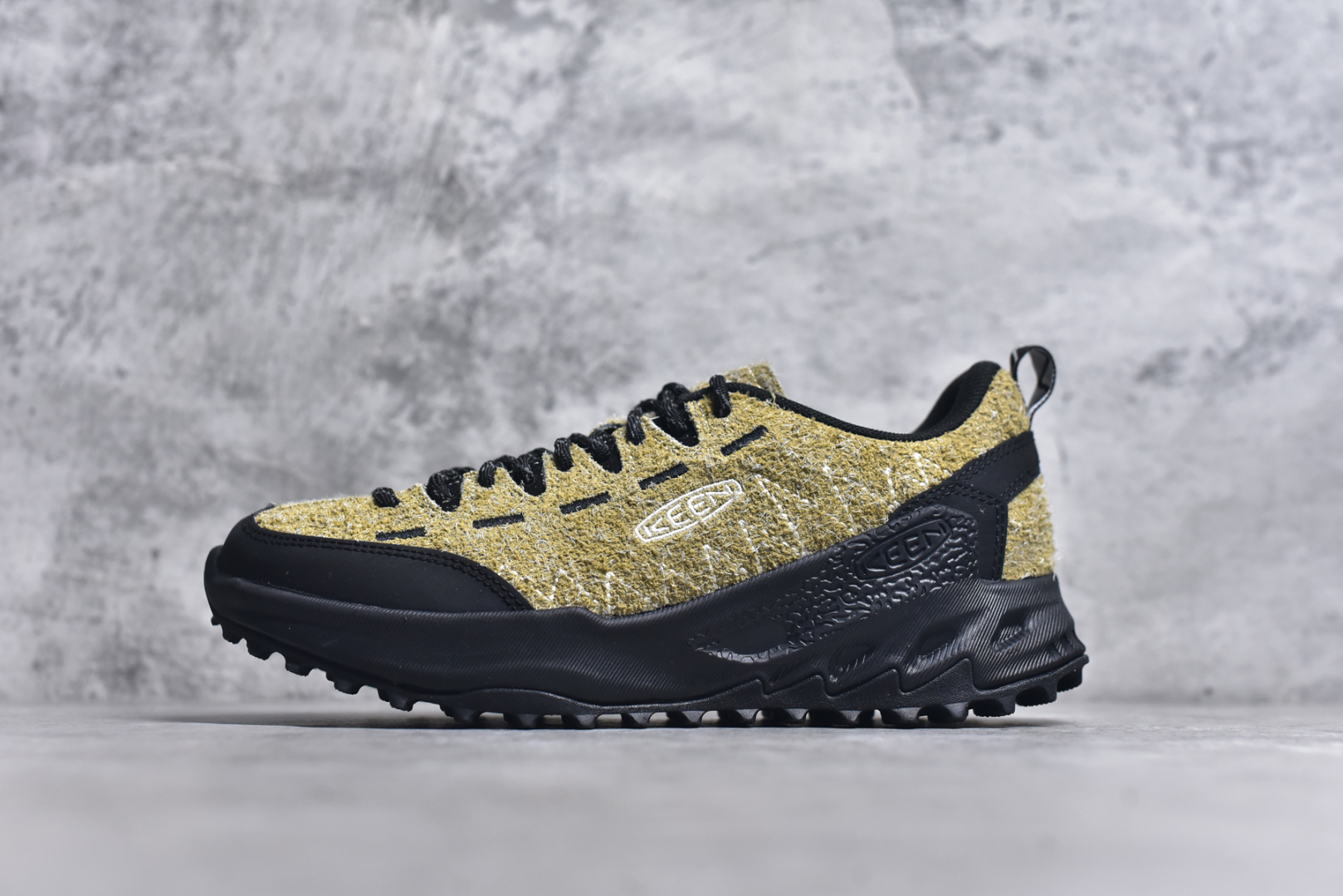 #Keen Jasper Rocks SP 科恩贾斯珀都市系列复古低帮系带户外风露营徒步登山运动训练鞋 1029587 #采用固色翻毛皮鞋面材质 内嵌高密度EVA发泡缓震脚垫 外置一体式包裹防滑防剐蹭耐磨橡胶大底尺码：40 41 42 43 44 45-选品中心