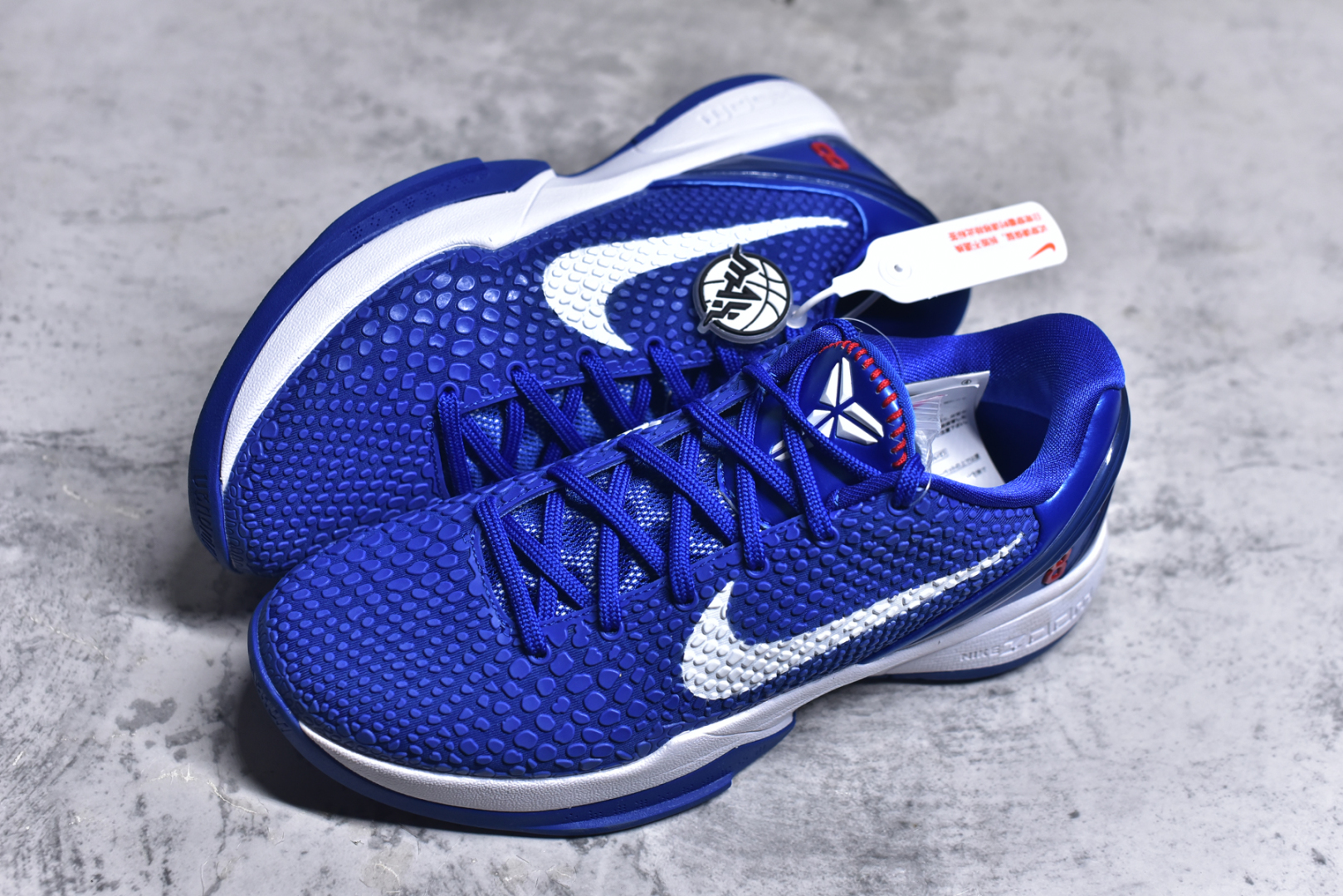 图片[7]-#灭世海外版 NK Zoom Kobe 6 Protro 科比六代 道奇蓝白 CW2190-400 纯原海外版气垫品质吊打各路纯原 气压➕耐久双重保障 前掌ZOOM TURBO➕后掌马蹄Zoom 后掌澎湃脚感无出其右 全套冲刀改版 鞋型还原度95% 宽脚选手必入货品 鞋头2.5mm上翘空间 不挤脚 完美释放脚趾活动空间 正码正拍 脚型适配性 市场最强没有之一 鞋面工艺全新升级 100%对标正品 原厂聚氨酯蛇鳞 珠光密度同步正品 Swoosh喷漆工艺 还原度接近100% 全新后跟TPU模具 正确S型弧度 区分市场纯原（市场纯原采用公版模具 后跟TPU几乎无弧度）国产天花板橡胶配方 抓地力爆炸 海外口碑炸裂 鞋舌LOGO正确内嵌压印 原厂碳板 正确原盒 厚积薄发 王者归来 拒绝杀猪 拒绝套路 灭世纯原海外版科比系列 致力打造实战第一标杆 尺码：39-47.5 全新模具 正码正拍-选品中心