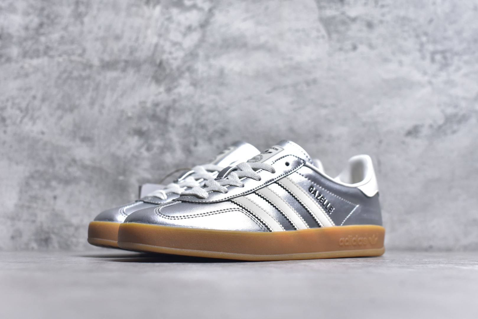 图片[2]-#AD Gazelle Indoor Trainers 羚羊内训系列低帮复古百搭休闲运动德训风板鞋 JR1206 90年代经典的复刻版！自60年代以足球训练鞋面世以来,Gazelle就以其经典设计席卷全球。1991年版本的复刻,再造经典Gazelle。采用皮革打造,搭配浊色细节,让这款经典更加简约。尺码：36 36⅔ 37⅓ 38 38⅔ 39⅓ 40 40⅔ 41⅓ 42 42⅔ 43⅓ 44⅓ 44⅔ 45-选品中心