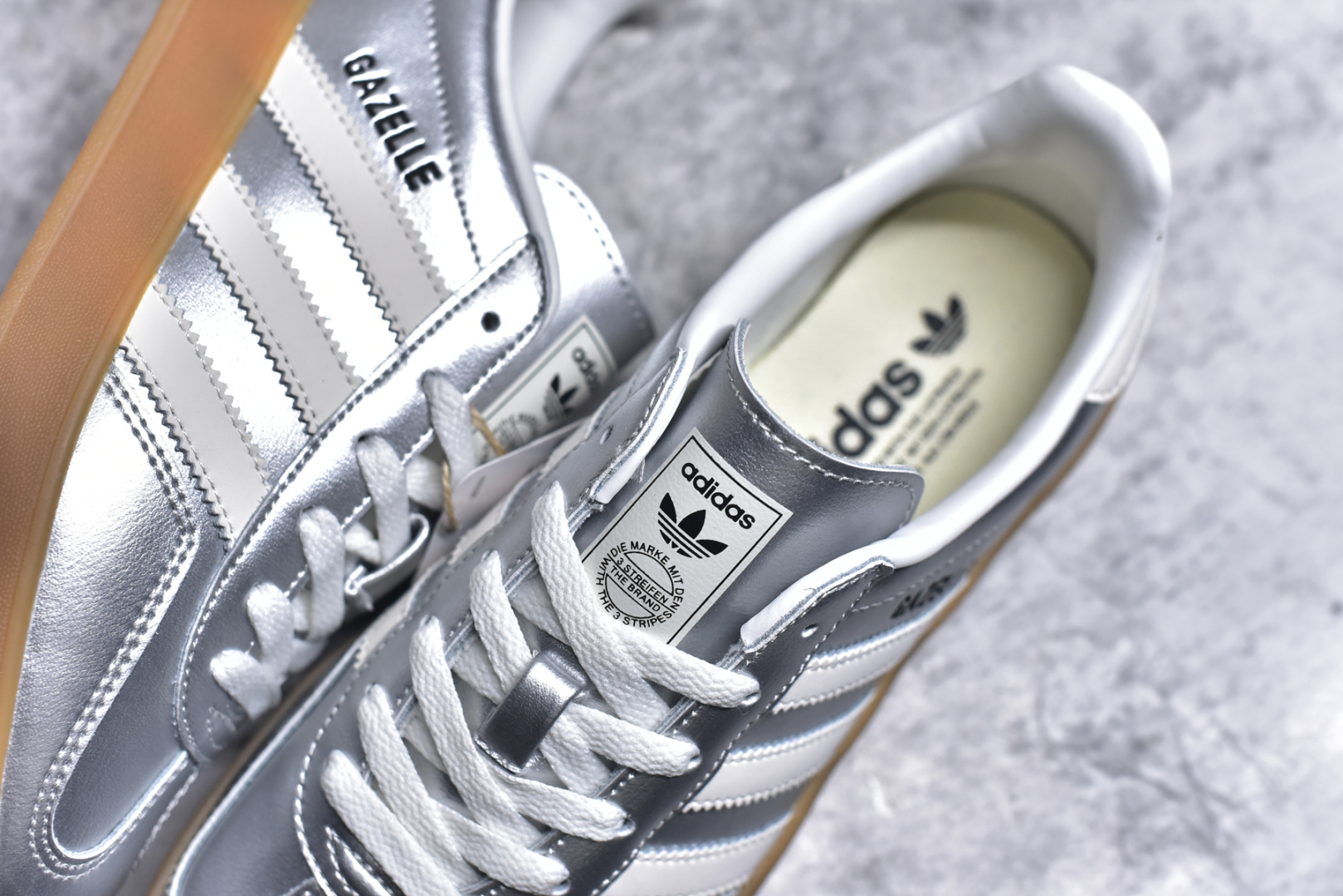 图片[9]-#AD Gazelle Indoor Trainers 羚羊内训系列低帮复古百搭休闲运动德训风板鞋 JR1206 90年代经典的复刻版！自60年代以足球训练鞋面世以来,Gazelle就以其经典设计席卷全球。1991年版本的复刻,再造经典Gazelle。采用皮革打造,搭配浊色细节,让这款经典更加简约。尺码：36 36⅔ 37⅓ 38 38⅔ 39⅓ 40 40⅔ 41⅓ 42 42⅔ 43⅓ 44⅓ 44⅔ 45-选品中心
