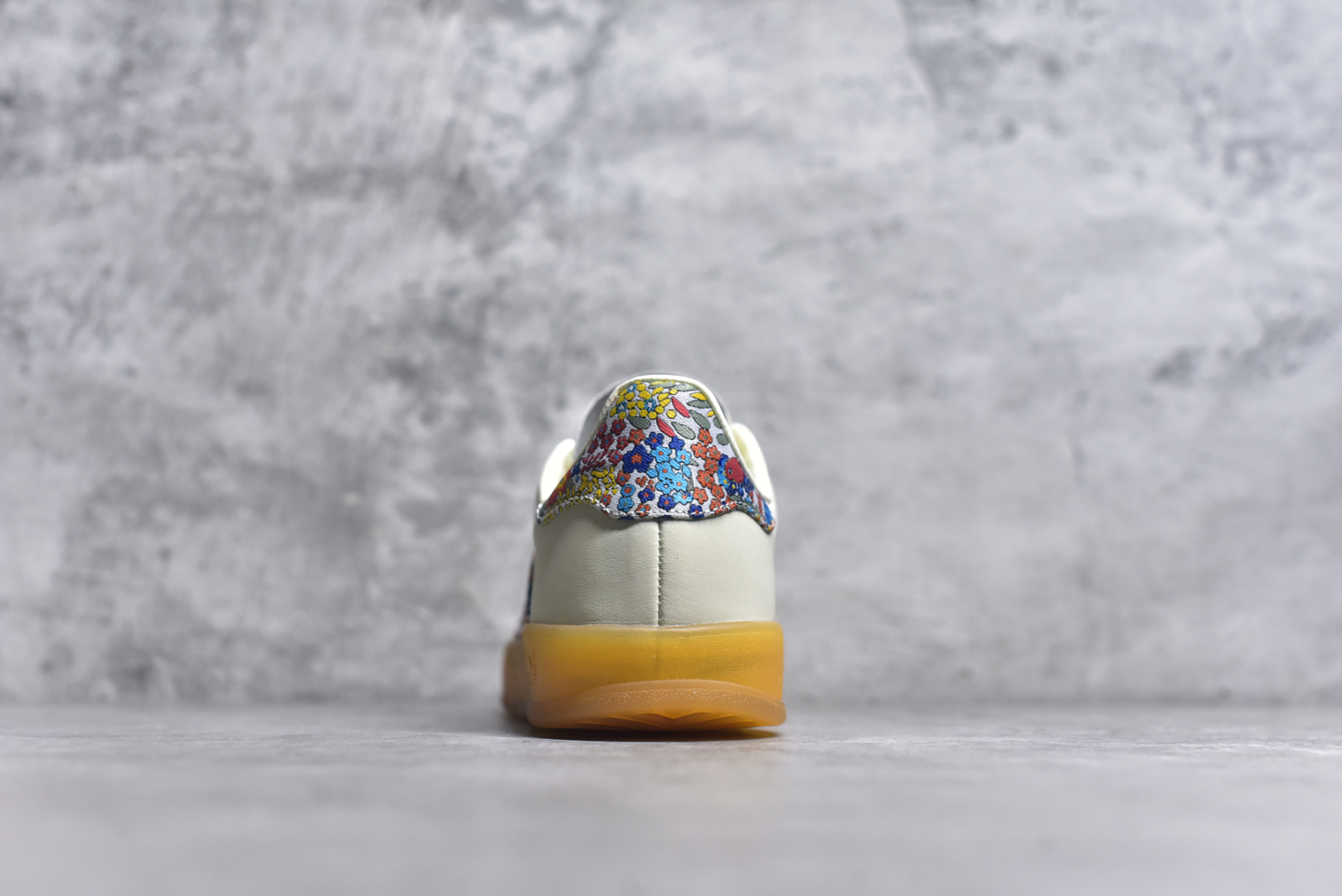 图片[5]-#AD Gazelle Indoor Trainers 羚羊内训系列低帮复古百搭休闲运动德训风板鞋 JH7370 90年代经典的复刻版！自60年代以足球训练鞋面世以来,Gazelle就以其经典设计席卷全球。1991年版本的复刻,再造经典Gazelle。采用皮革打造,搭配浊色细节,让这款经典更加简约。尺码：36 36⅔ 37⅓ 38 38⅔ 39⅓ 40 40⅔ 41⅓ 42 42⅔ 43⅓ 44⅓ 44⅔ 45-选品中心