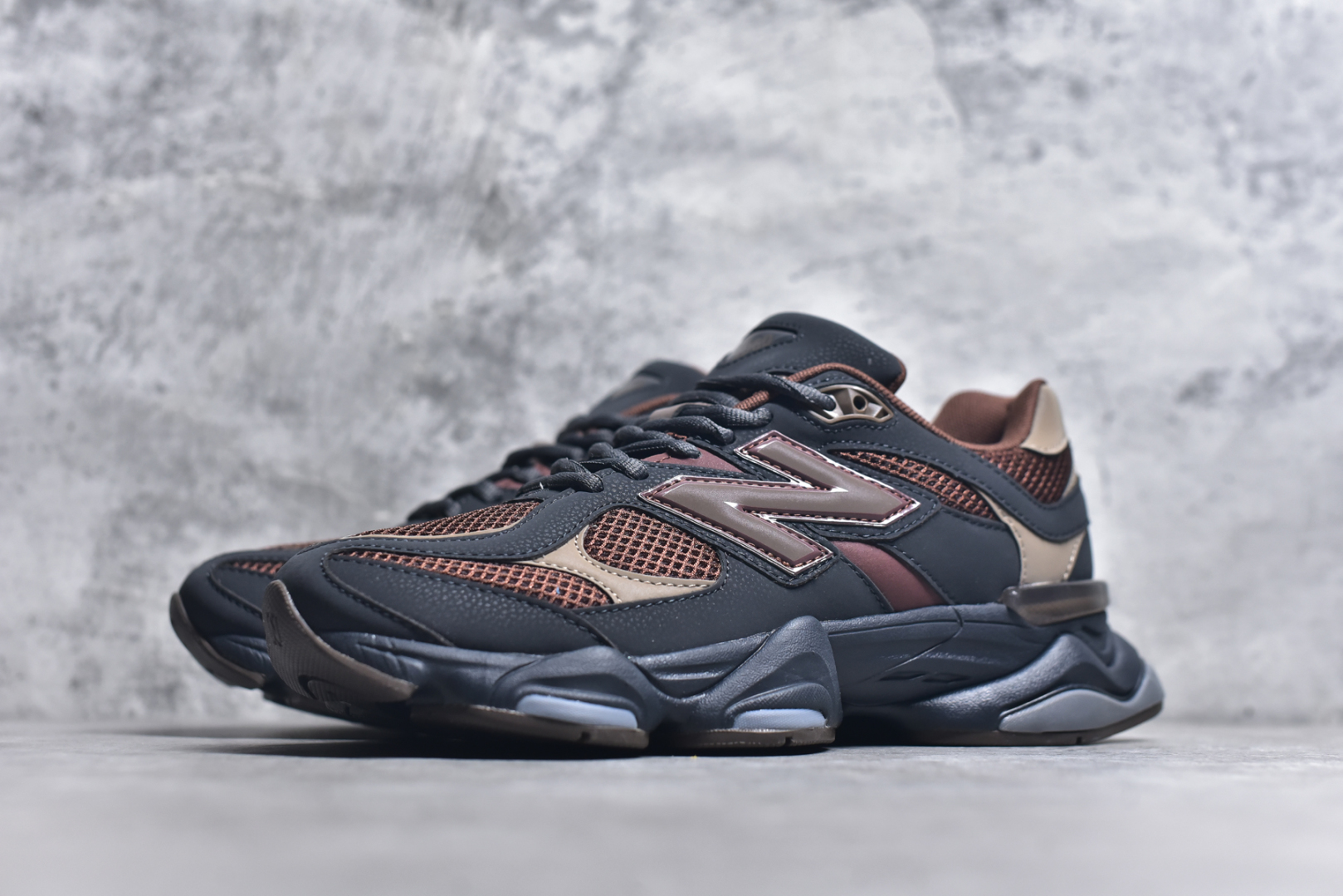 图片[2]-#Joe Freshgoods x New Balance 公司级版本 NB9060 联名款 复古休闲运动慢跑鞋 鞋款灵感源自设计师本人对夏日的怀日回忆。鞋面大身由空间双格及磨砂鞋面拼接而生，配以柔和、温暖的粉橘色调，夏日氛围拉满#采用大面积网眼以及麂皮材质覆盖鞋身，还原经典气质。搭载ABZORB避震科技，由泡沫聚酯制成，上脚可以有效减少由鞋底反弹对身体及双腿的冲击力 货号： U9060 尺码：36 37 37.5Joe Freshgoods x New Balance 公司级版本 NB9060 联名款 复古休闲运动慢跑鞋 鞋款灵感源自设计师本人对夏日的怀日回忆。鞋面大身由空间双格及磨砂鞋面拼接而生，配以柔和、温暖的粉橘色调，夏日氛围拉满#采用大面积网眼以及麂皮材质覆盖鞋身，还原经典气质。搭载ABZORB避震科技，由泡沫聚酯制成，上脚可以有效减少由鞋底反弹对身体及双腿的冲击力 货号： U9060 尺码：36-46-选品中心