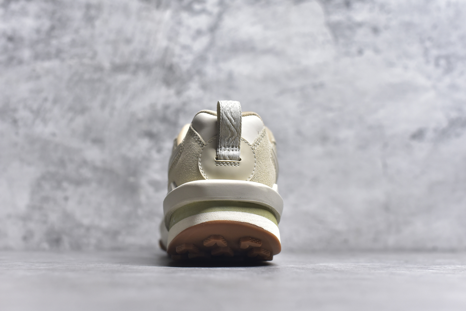 图片[5]-#Sacai x Nike Zegamadome 联名鞋款 整双鞋采用了 Zoom X 缓震科技和 Vibram 外底，在保证舒适度的同时又兼顾了耐用性，并且提供了出色的抓地力。鞋面则是全新 ZoomX Zegama 科技，将网眼和绒面革材质融合而成的全新科技面料，兼顾透气性与耐用性。 货号：HQ8618-101 尺码：36 36.5 37.5 38 38.5 39 40 40.5 41 42 42.5 43 44 45 46 lD：HL552500415 尺码：36～46-选品中心