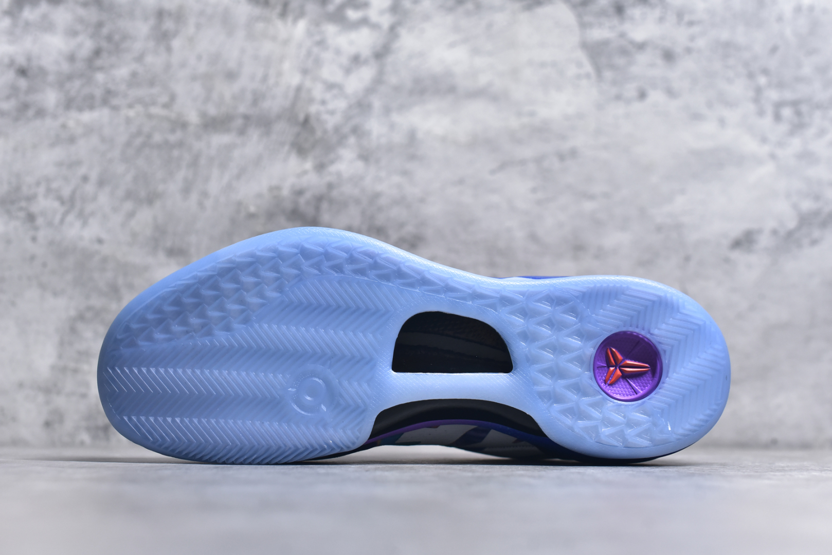 图片[6]-#NK Kobe 8 What The Kobe (WTK) 纯原生产线 科比八代 橙蓝拼色鸳鸯 #React科技鞋垫加持 实战配置直接拉满 #原楦纸板开发 鞋身流线型、后跟塑形，区分土肥圆 #原厂针织鞋面一针一线匹配原版 #全身鞋材卡料色独家定制 唯一万针立体刺绣SWOOSH #真实底模最大48.5 实战利器 专供海外市场 货号：HM9621-900 尺码：39-47.5（脚宽、脚胖 建议买大半码）-选品中心