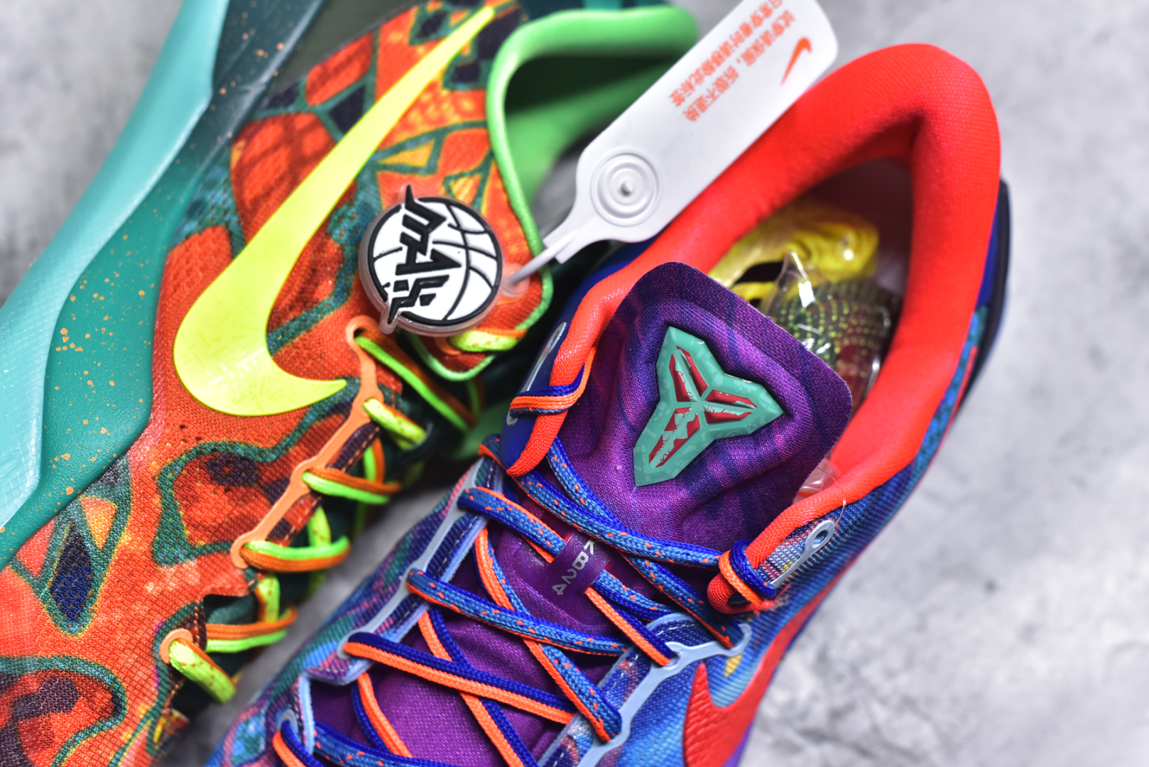 图片[9]-#NK Kobe 8 What The Kobe (WTK) 纯原生产线 科比八代 橙蓝拼色鸳鸯 #React科技鞋垫加持 实战配置直接拉满 #原楦纸板开发 鞋身流线型、后跟塑形，区分土肥圆 #原厂针织鞋面一针一线匹配原版 #全身鞋材卡料色独家定制 唯一万针立体刺绣SWOOSH #真实底模最大48.5 实战利器 专供海外市场 货号：HM9621-900 尺码：39-47.5（脚宽、脚胖 建议买大半码）-选品中心