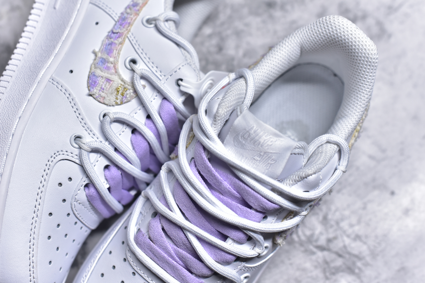 图片[9]-#Nike Air Force 1\’07 Low 紫色小香风 空军一号低帮休闲板鞋 DH9999-556 #设计灵感以梦幻紫为主题，配色上以紫白色为主，鞋后侧爱心涂鸦、鞋勾处有小香风布贴点缀，细节满满。 尺码：36 36.5 37.5 38 38.5 39 40 40.5 41 42 42.5 43 44 44.5 45 9.D4-选品中心