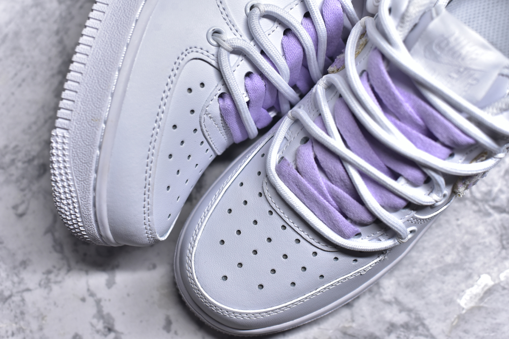 图片[8]-#Nike Air Force 1\’07 Low 紫色小香风 空军一号低帮休闲板鞋 DH9999-556 #设计灵感以梦幻紫为主题，配色上以紫白色为主，鞋后侧爱心涂鸦、鞋勾处有小香风布贴点缀，细节满满。 尺码：36 36.5 37.5 38 38.5 39 40 40.5 41 42 42.5 43 44 44.5 45 9.D4-选品中心