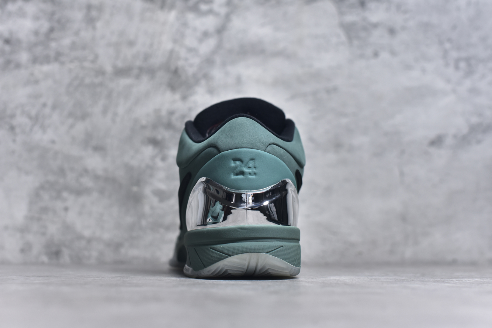 图片[5]-#NK Zoom Kobe 4 科比四代 电镀银绿色 完美复刻公司货 Phylon泡棉中底 后跟搭载Air Zoom马蹄气垫 真正的原汁原味 还原ZP脚感 全身鞋材卡料色独家定制 唯一正确鞋身反光效果 原厂压印工艺 立体感十足 内置全真动态飞线 独立原厂模具 首批不拼图大几率过验 亲测已过 支持各种高强度实战 无需担心 补货周期极长 脚宽建议买大半码 科比系列前掌偏窄 支持七天无理由退换 货号：FQ3545-300 尺码： 40 40.5 41 42 42.5 43 44 44.5 45 46 47.5 48.5-选品中心