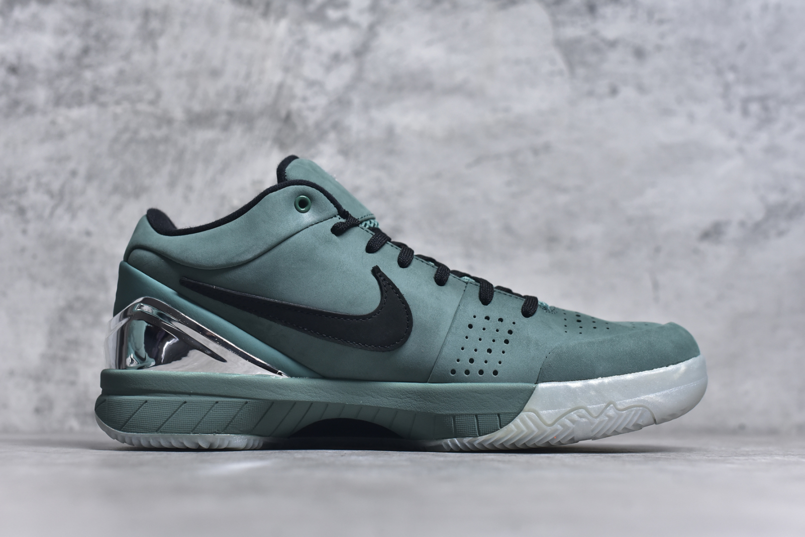 图片[3]-#NK Zoom Kobe 4 科比四代 电镀银绿色 完美复刻公司货 Phylon泡棉中底 后跟搭载Air Zoom马蹄气垫 真正的原汁原味 还原ZP脚感 全身鞋材卡料色独家定制 唯一正确鞋身反光效果 原厂压印工艺 立体感十足 内置全真动态飞线 独立原厂模具 首批不拼图大几率过验 亲测已过 支持各种高强度实战 无需担心 补货周期极长 脚宽建议买大半码 科比系列前掌偏窄 支持七天无理由退换 货号：FQ3545-300 尺码： 40 40.5 41 42 42.5 43 44 44.5 45 46 47.5 48.5-选品中心