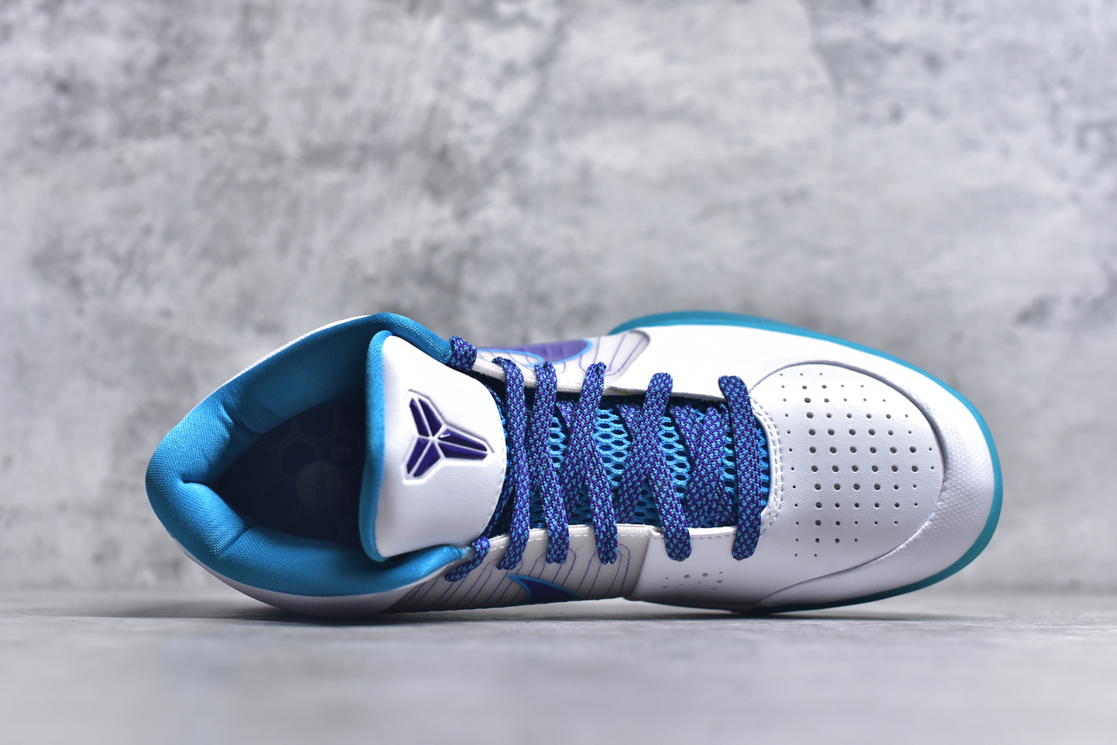图片[4]-#NK Zoom Kobe 4 Protro 科比四代 选秀日 AV6339-100 Zoom Turbo气垫➕后掌EVA缓震 实战配置直接拉满 原楦纸板开发 鞋身流线型、后跟塑形 区分土肥圆 原档数据3D打印 鞋面细节匹配原版 全身鞋材卡料色独家定制 唯一正确喷漆 SWOOSH NK专利Flyknit飞线科技 给予鞋身足够抗扭矩力 真实底模最大48.5 实战利器 专供海外市场 尺码：40 40.5 41 42 42.5 43 44 44.5 45 46 47.5 48.5 （脚宽、脚胖 建议买大半码）-选品中心