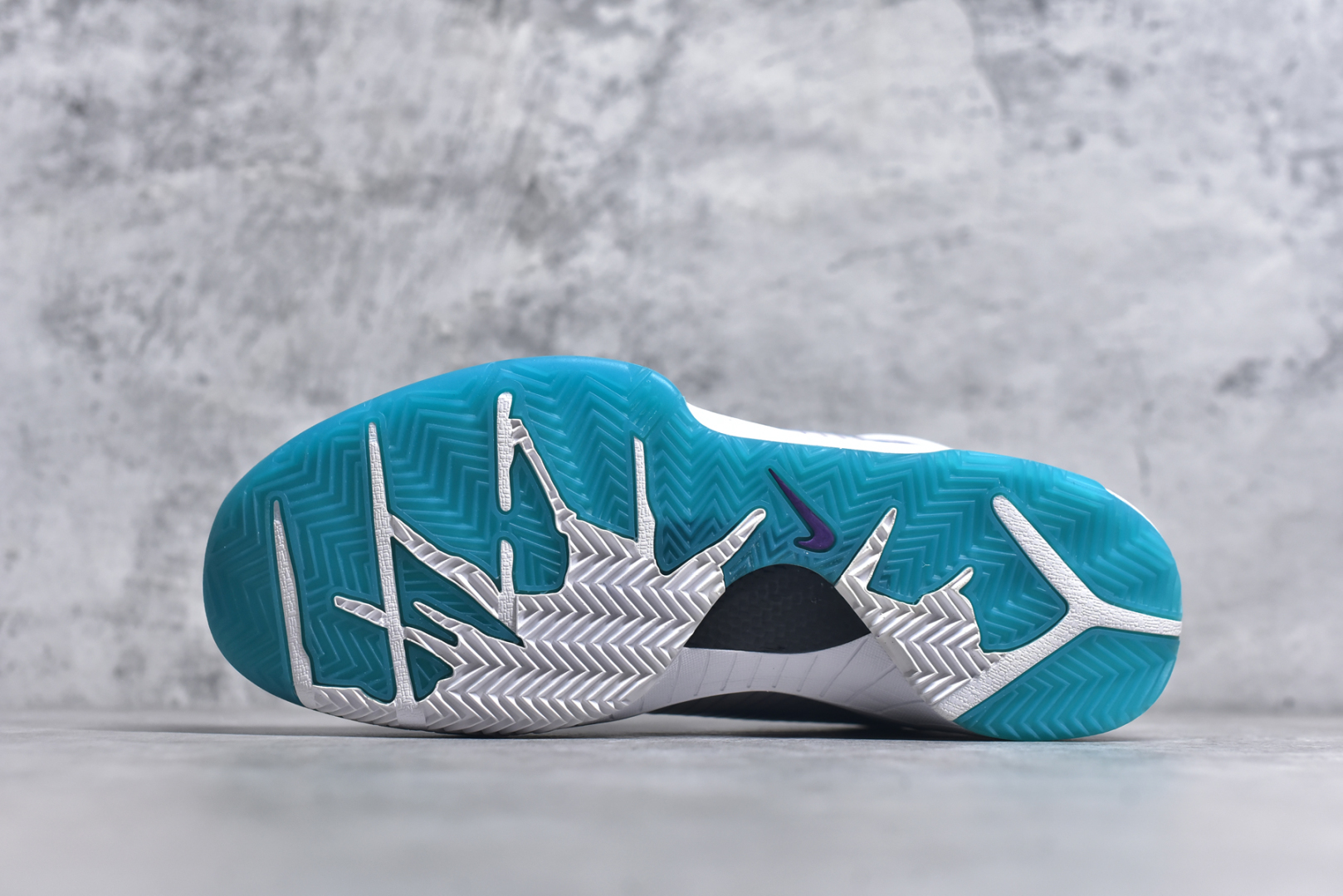 图片[6]-#NK Zoom Kobe 4 Protro 科比四代 选秀日 AV6339-100 Zoom Turbo气垫➕后掌EVA缓震 实战配置直接拉满 原楦纸板开发 鞋身流线型、后跟塑形 区分土肥圆 原档数据3D打印 鞋面细节匹配原版 全身鞋材卡料色独家定制 唯一正确喷漆 SWOOSH NK专利Flyknit飞线科技 给予鞋身足够抗扭矩力 真实底模最大48.5 实战利器 专供海外市场 尺码：40 40.5 41 42 42.5 43 44 44.5 45 46 47.5 48.5 （脚宽、脚胖 建议买大半码）-选品中心