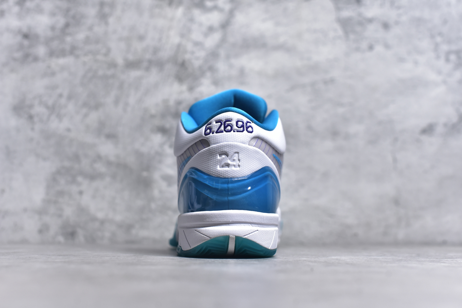 图片[5]-#NK Zoom Kobe 4 Protro 科比四代 选秀日 AV6339-100 Zoom Turbo气垫➕后掌EVA缓震 实战配置直接拉满 原楦纸板开发 鞋身流线型、后跟塑形 区分土肥圆 原档数据3D打印 鞋面细节匹配原版 全身鞋材卡料色独家定制 唯一正确喷漆 SWOOSH NK专利Flyknit飞线科技 给予鞋身足够抗扭矩力 真实底模最大48.5 实战利器 专供海外市场 尺码：40 40.5 41 42 42.5 43 44 44.5 45 46 47.5 48.5 （脚宽、脚胖 建议买大半码）-选品中心